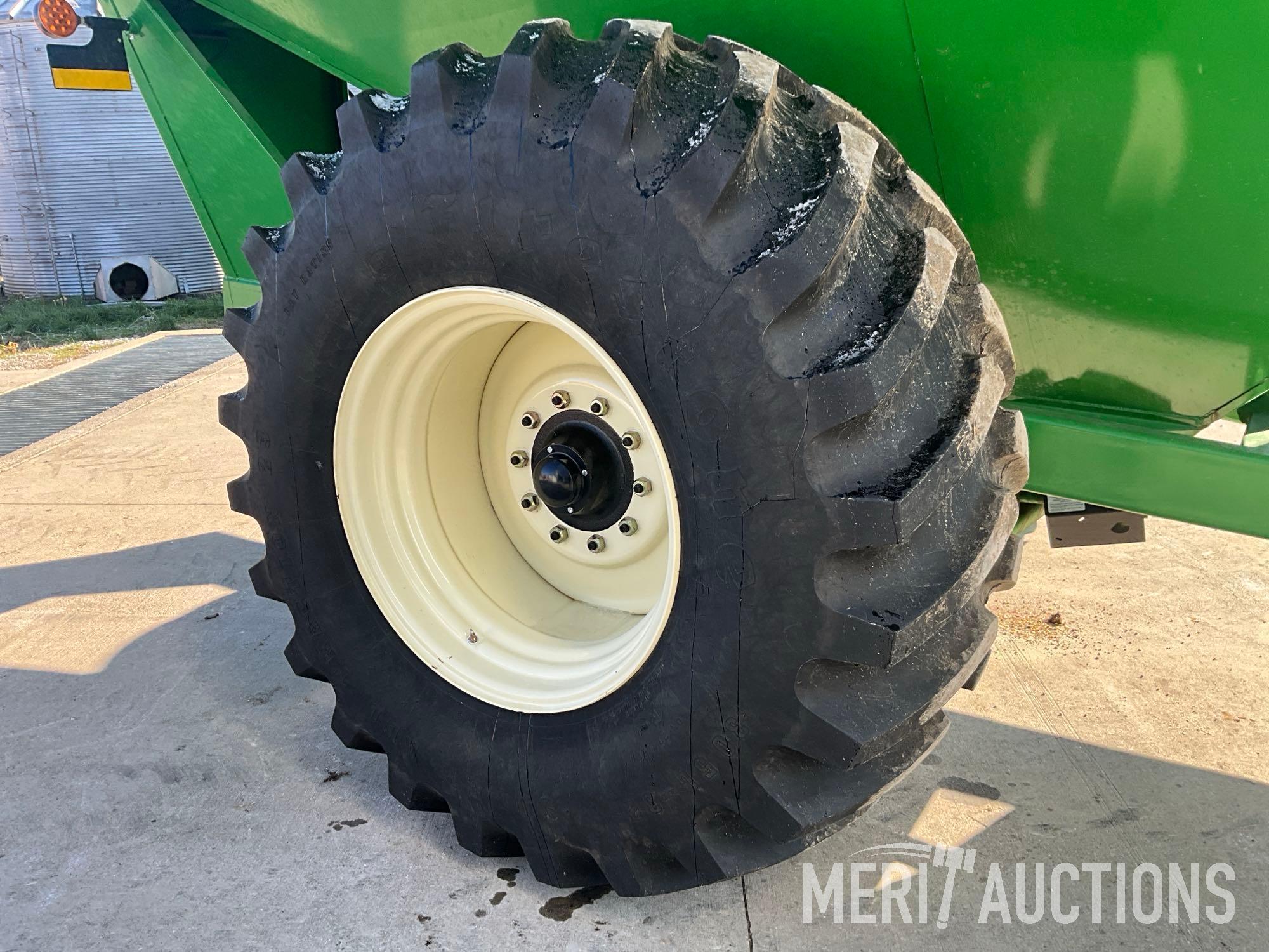 J&M 875-18 Grain Cart