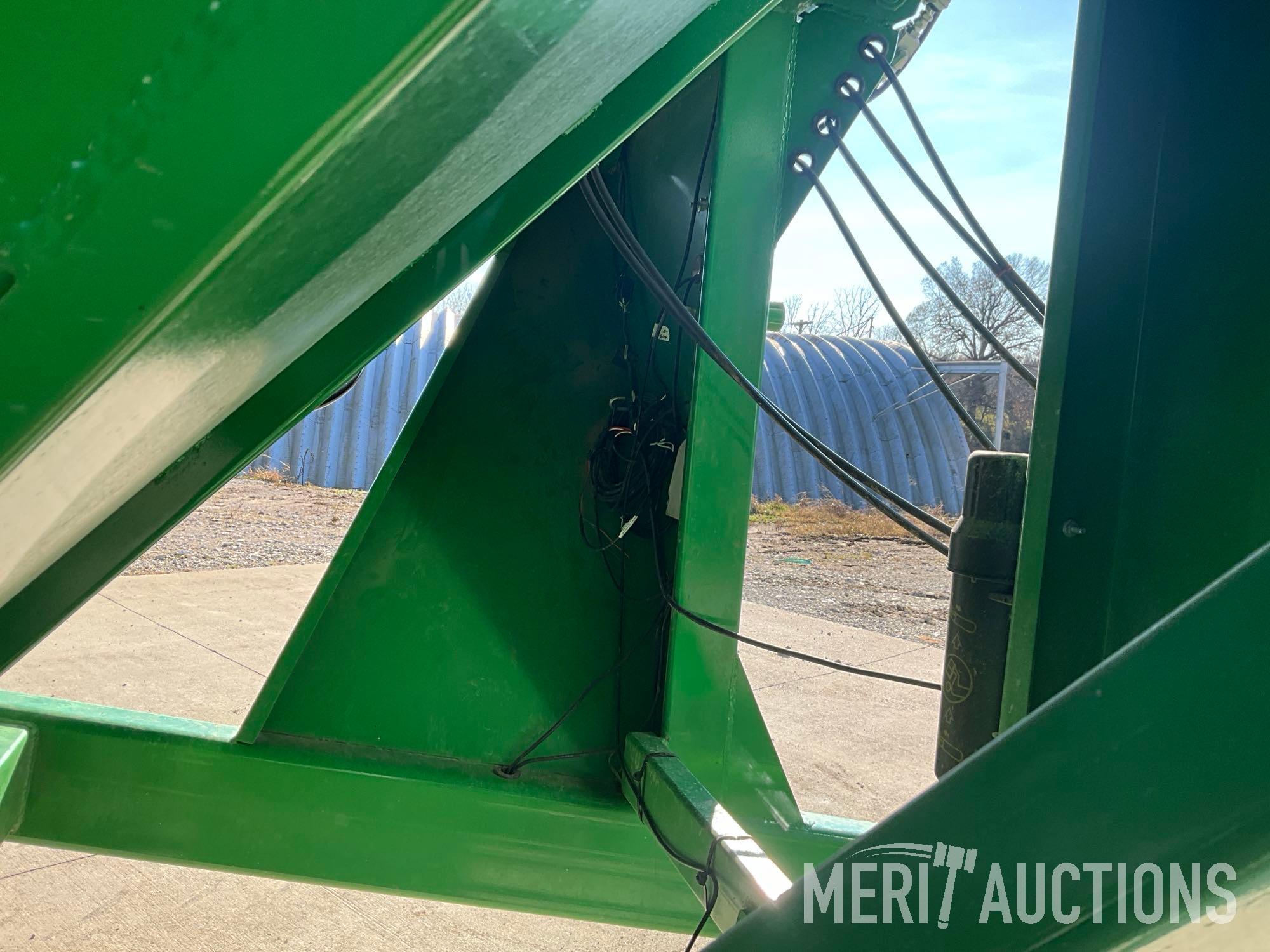 J&M 875-18 Grain Cart