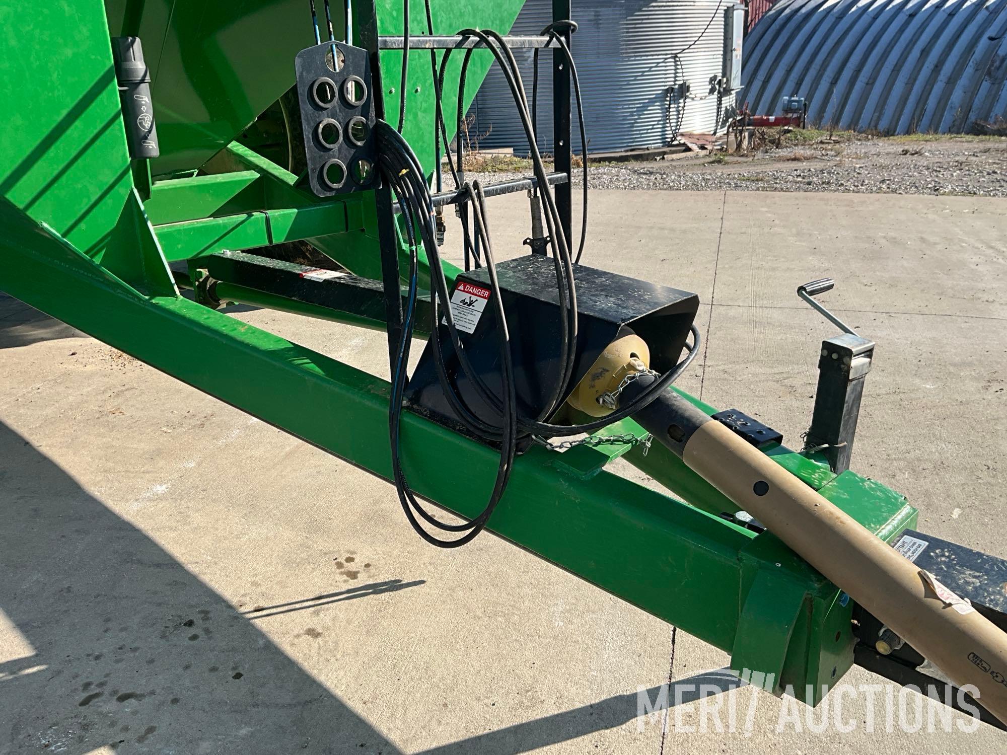 J&M 875-18 Grain Cart