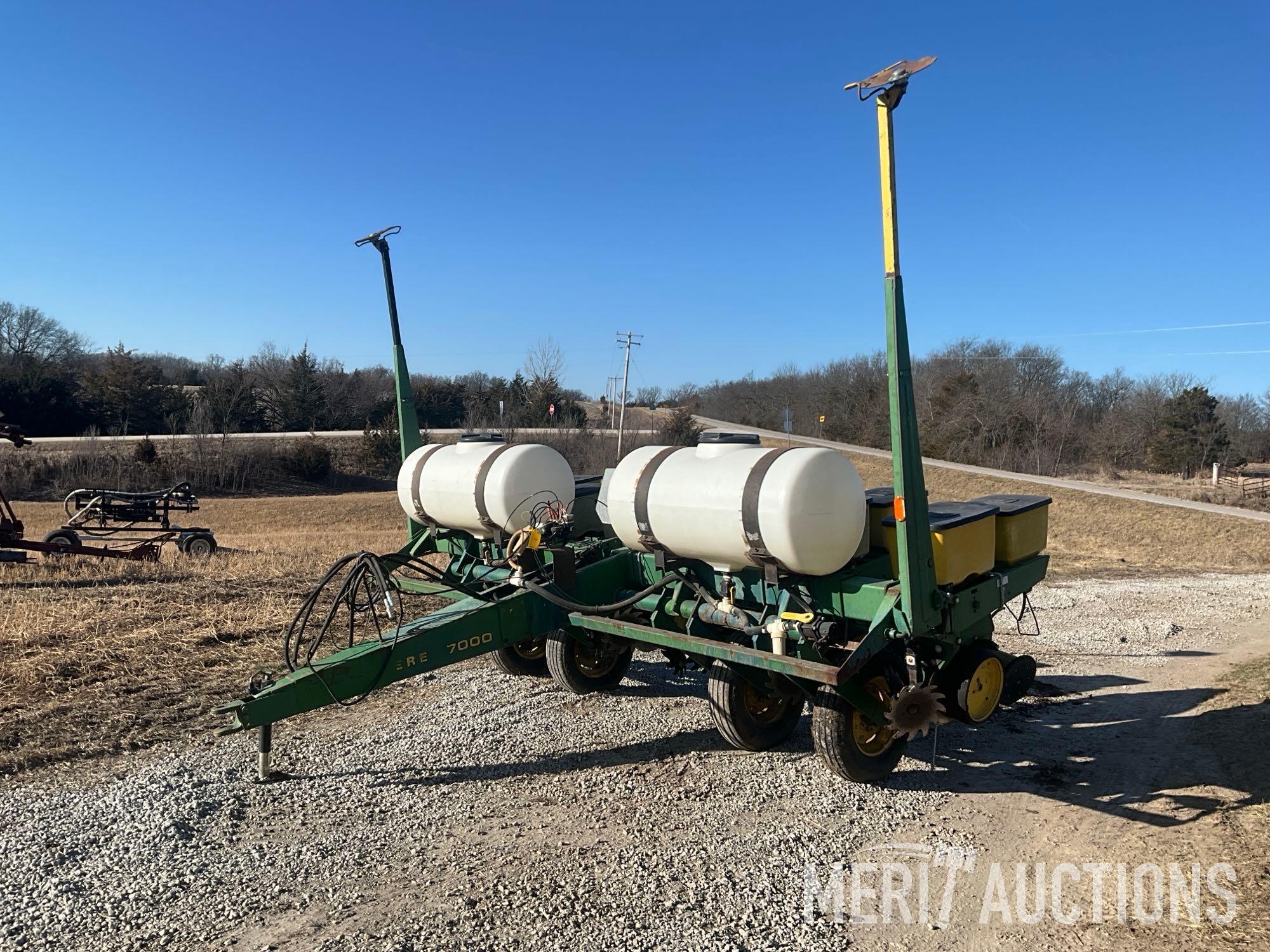 John Deere 7000 planter
