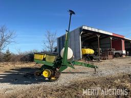John Deere 7000 planter