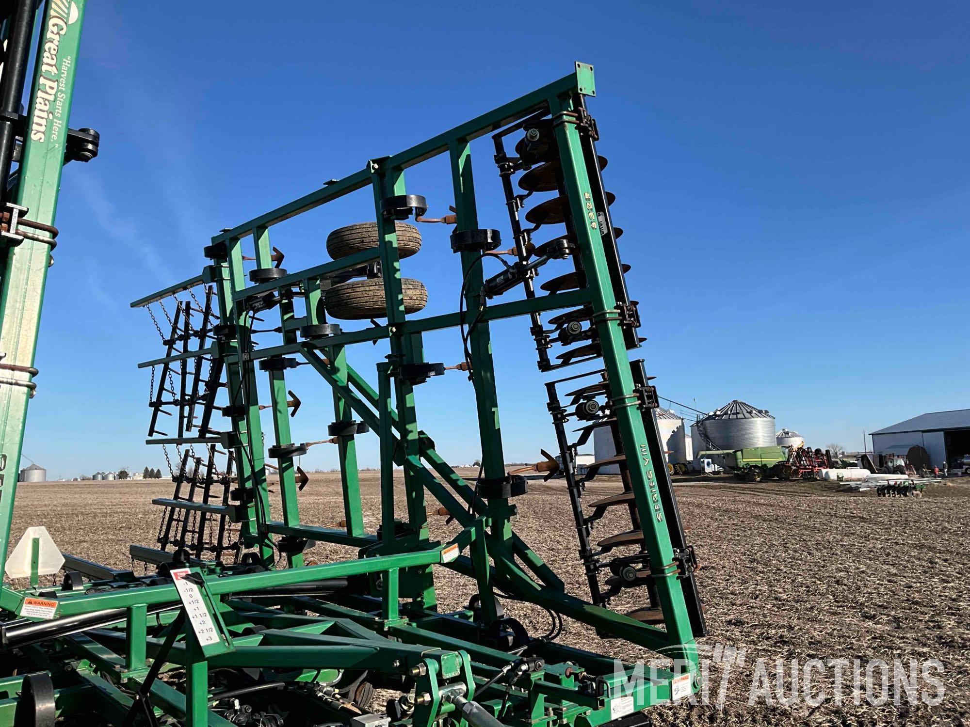 Great Plains Discovator Series VII 30ft. soil finisher