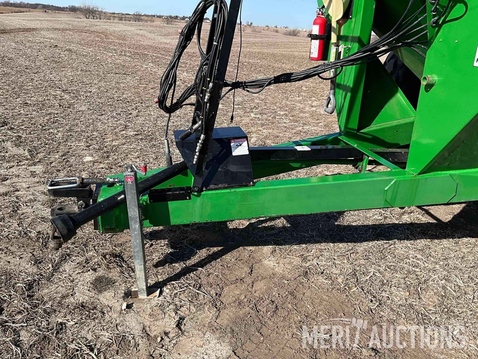 J&M 525-14 grain cart