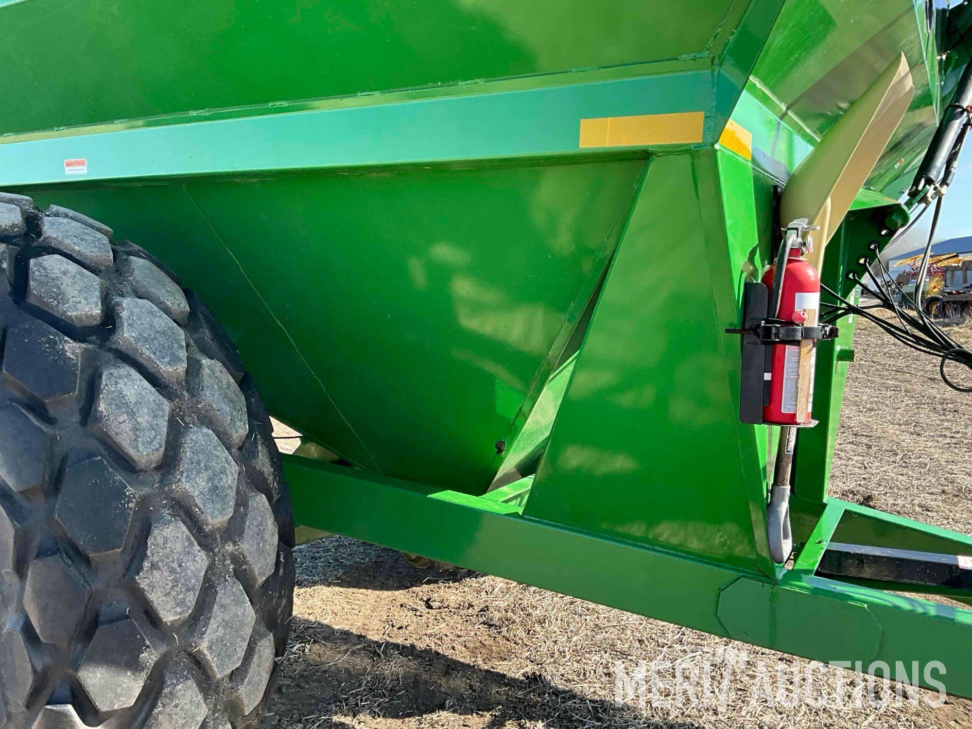J&M 525-14 grain cart