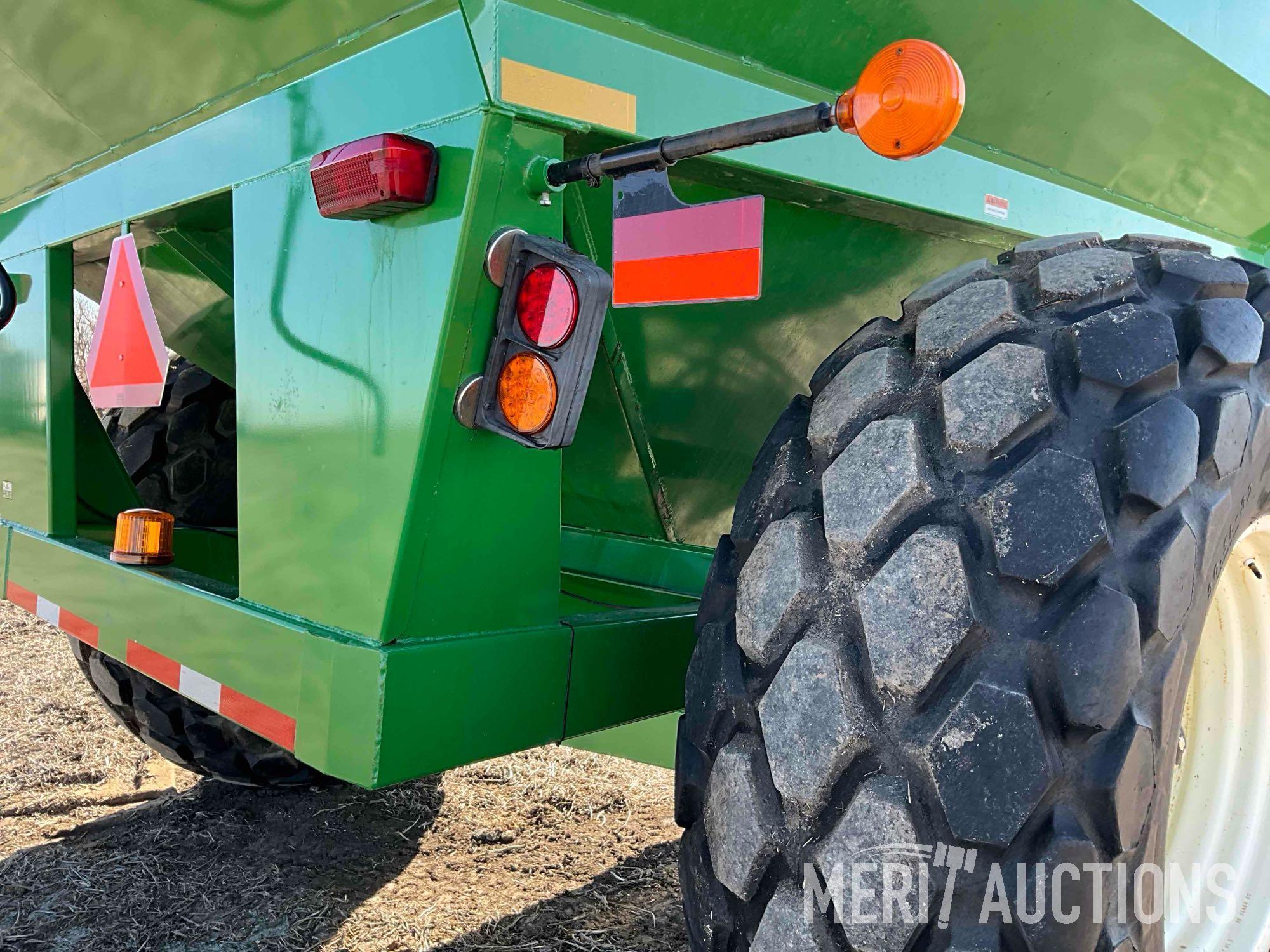J&M 525-14 grain cart