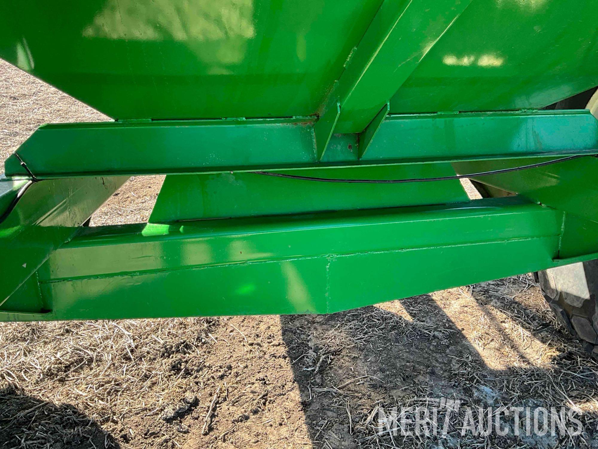 J&M 525-14 grain cart