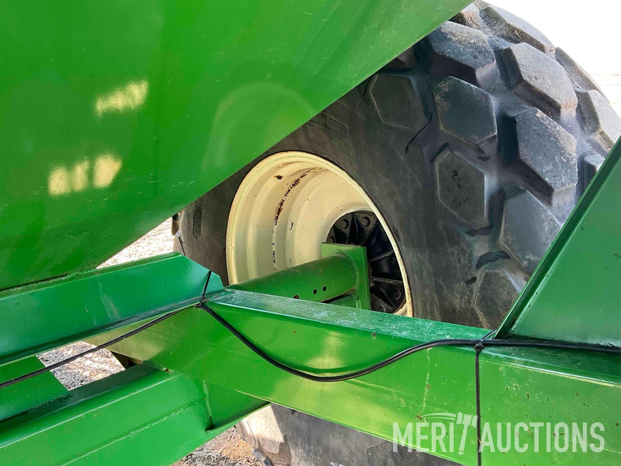 J&M 525-14 grain cart