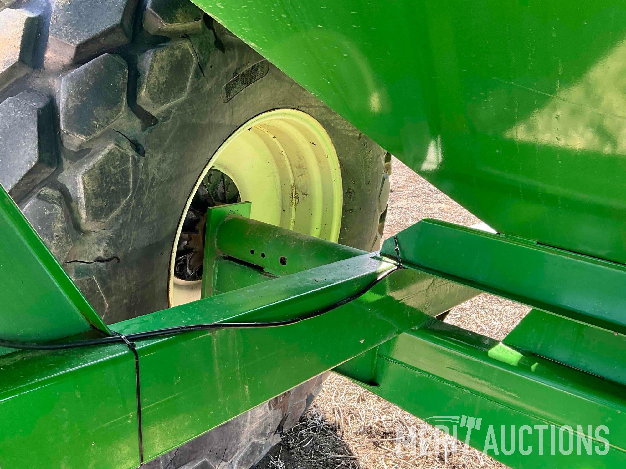 J&M 525-14 grain cart