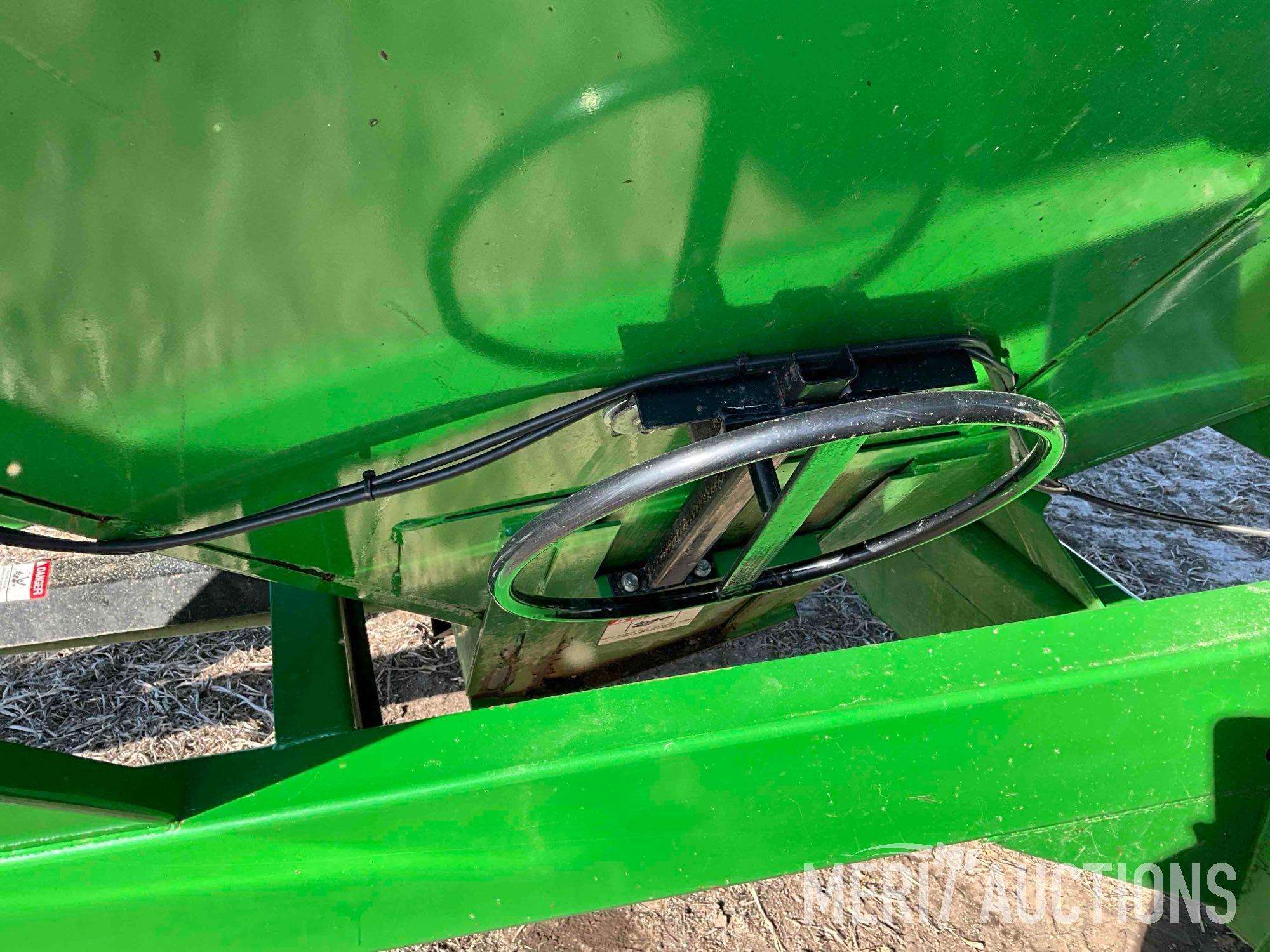J&M 525-14 grain cart