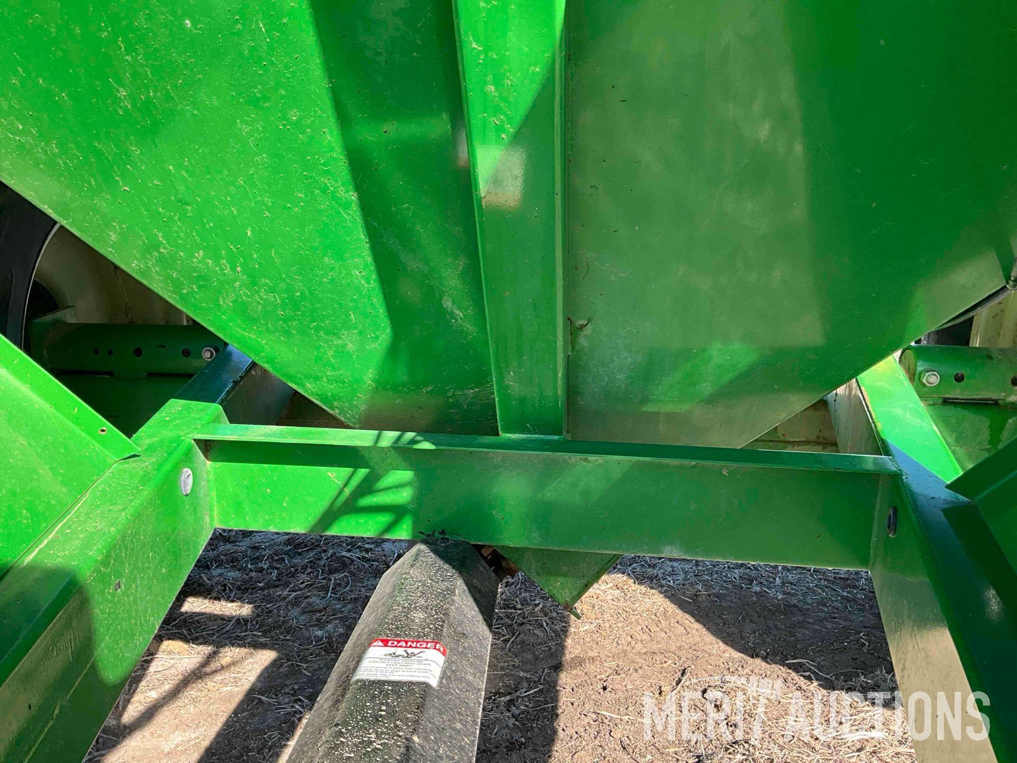 J&M 525-14 grain cart