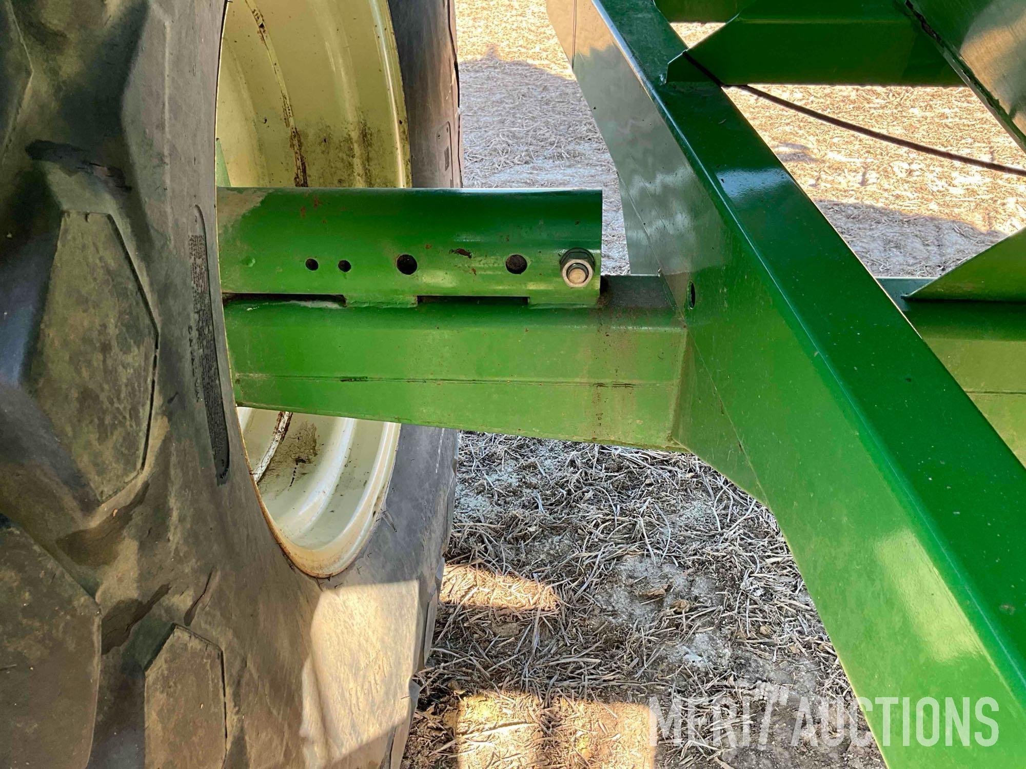 J&M 525-14 grain cart