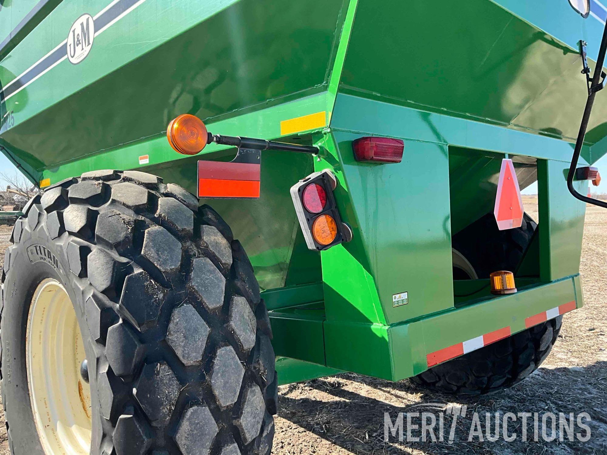 J&M 525-14 grain cart