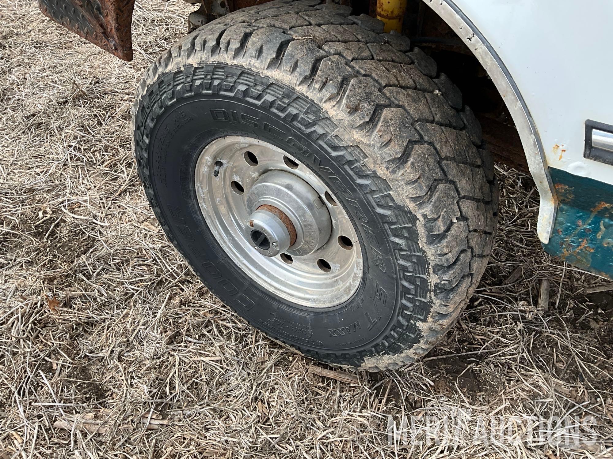 1996 Ford F-250 XLT 4X4 regular cab pickup