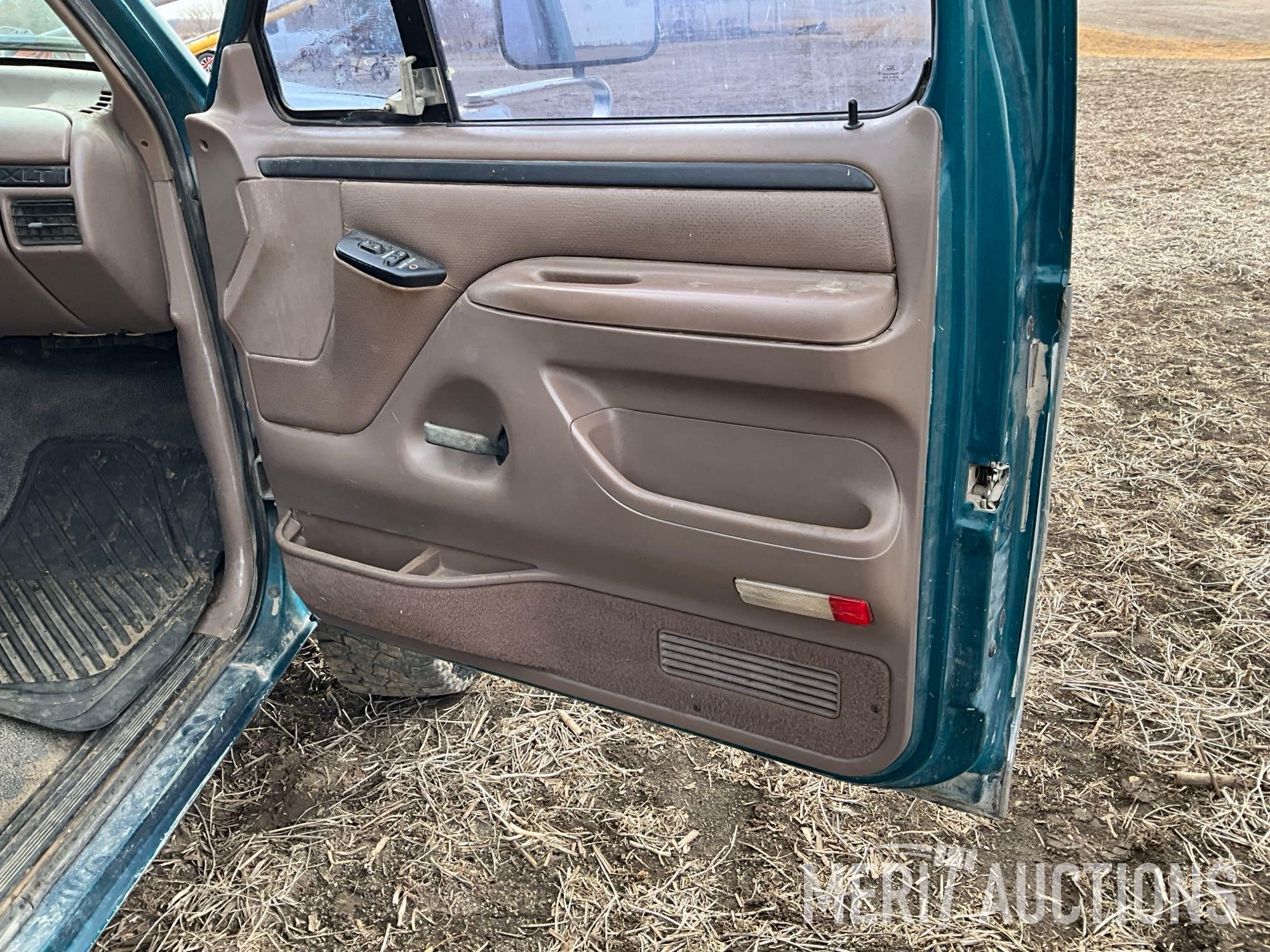 1996 Ford F-250 XLT 4X4 regular cab pickup