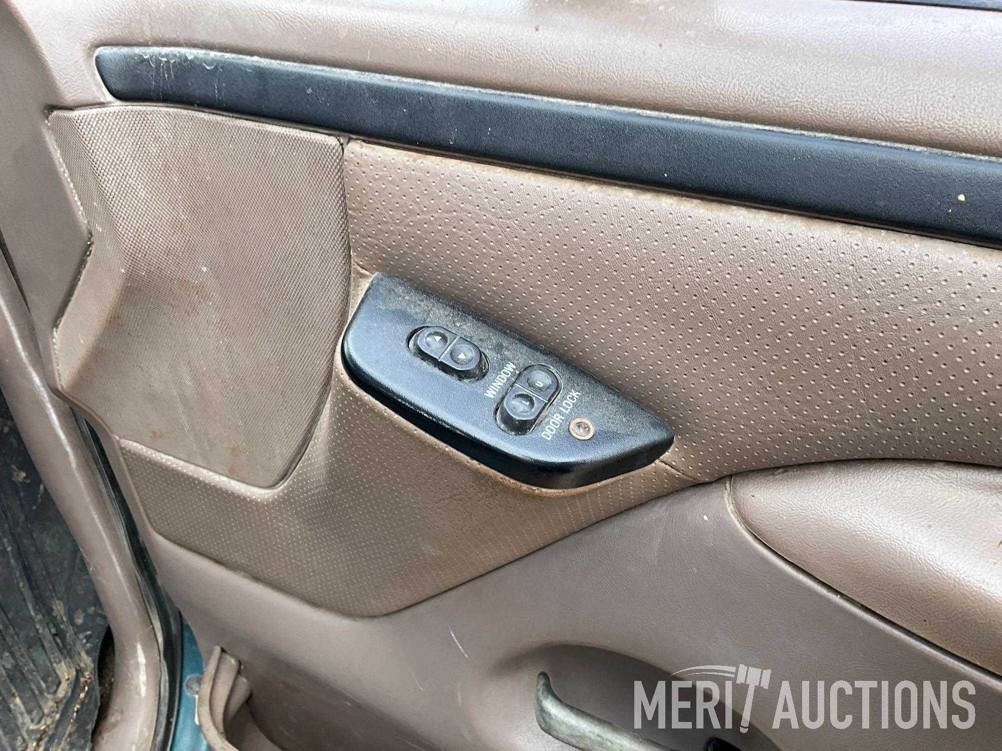 1996 Ford F-250 XLT 4X4 regular cab pickup