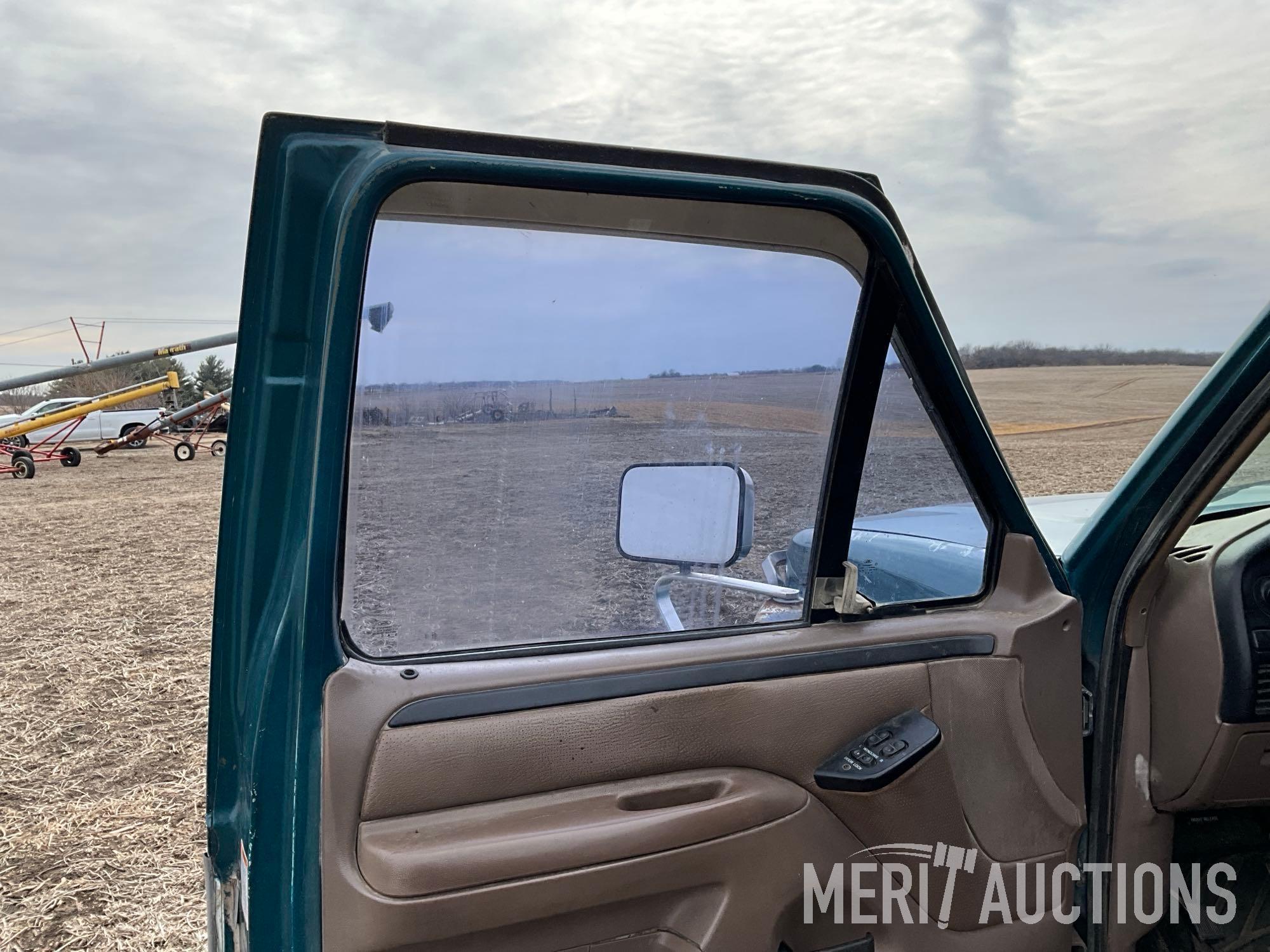 1996 Ford F-250 XLT 4X4 regular cab pickup