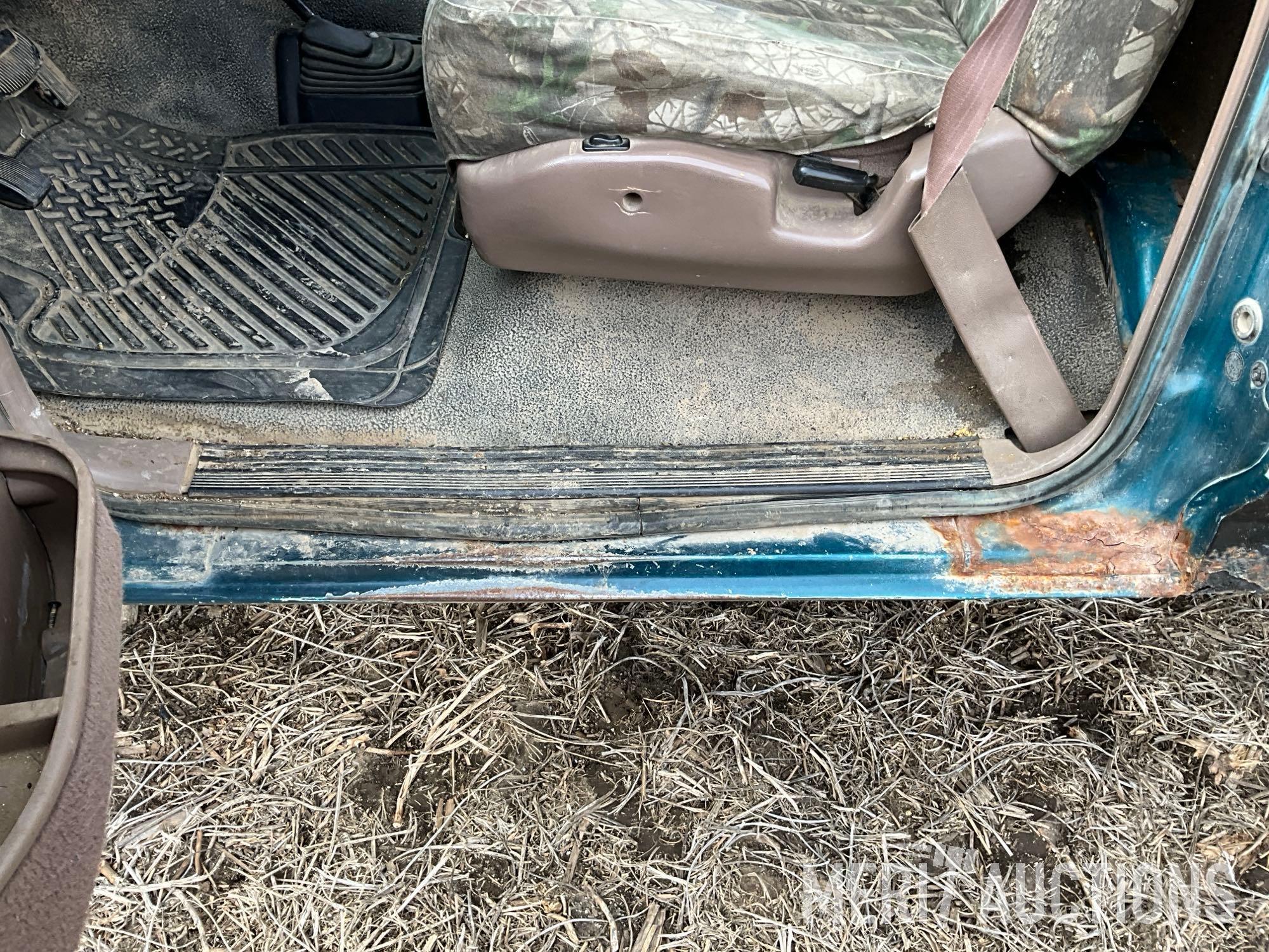 1996 Ford F-250 XLT 4X4 regular cab pickup