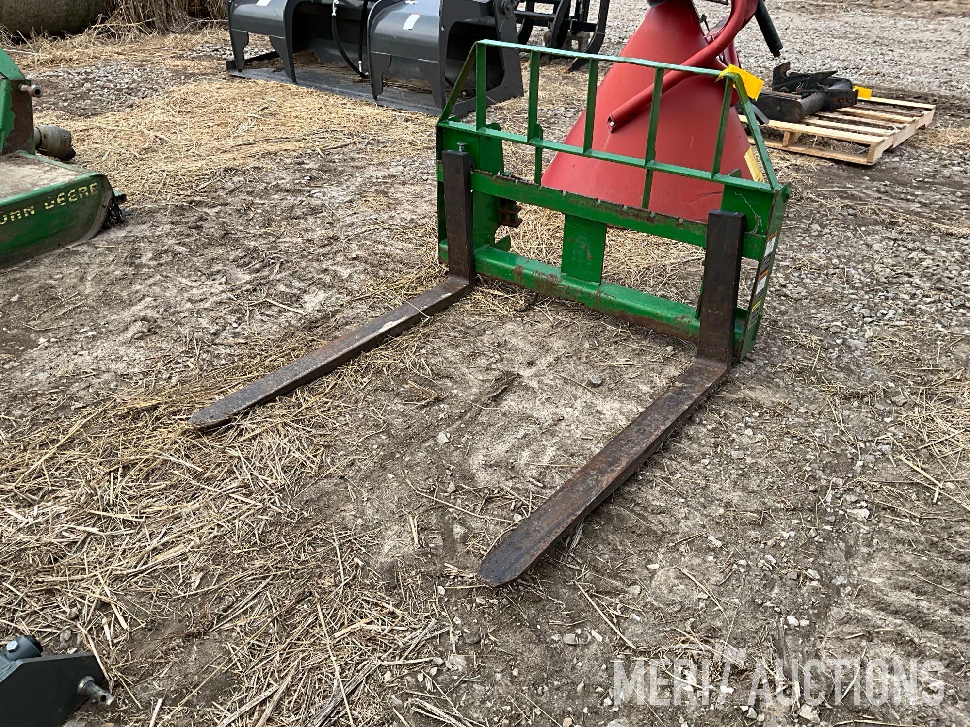 Frontier 48in. pallet forks for John Deere 640 loader