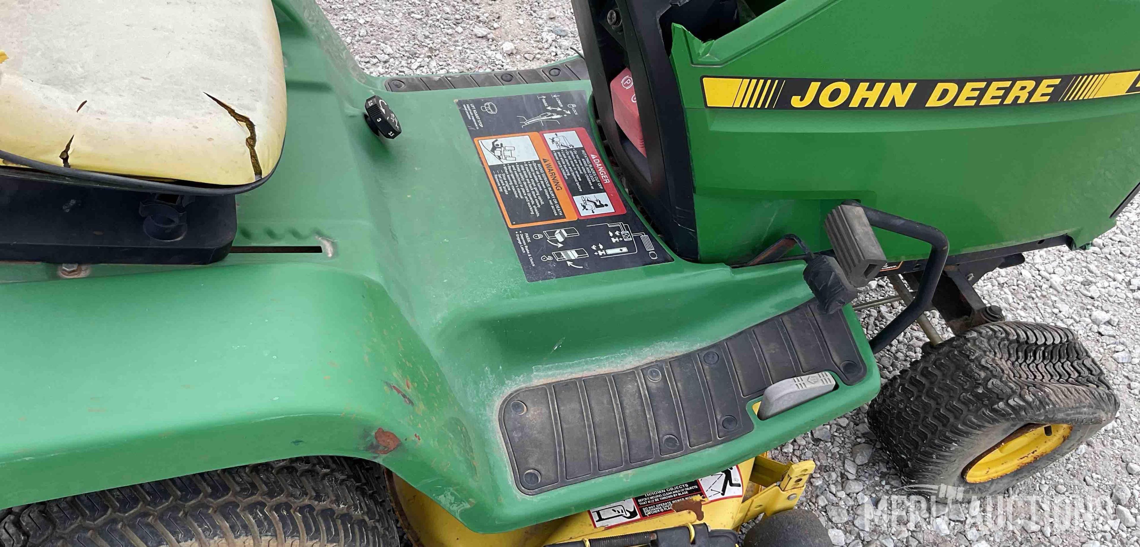 1994 John Deere LX176 Lawnmower