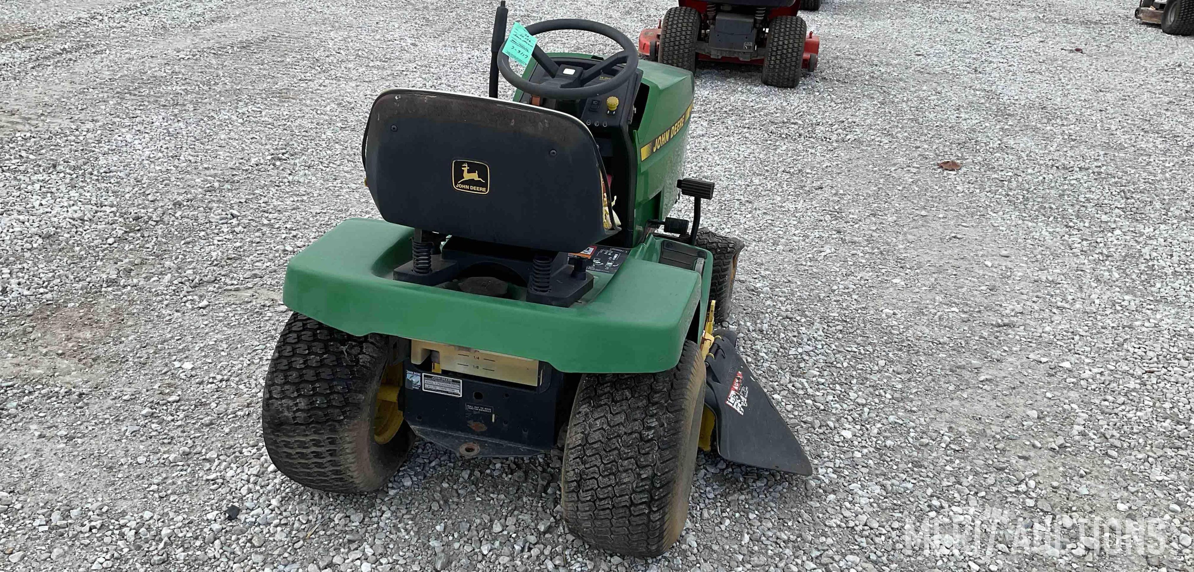 1994 John Deere LX176 Lawnmower