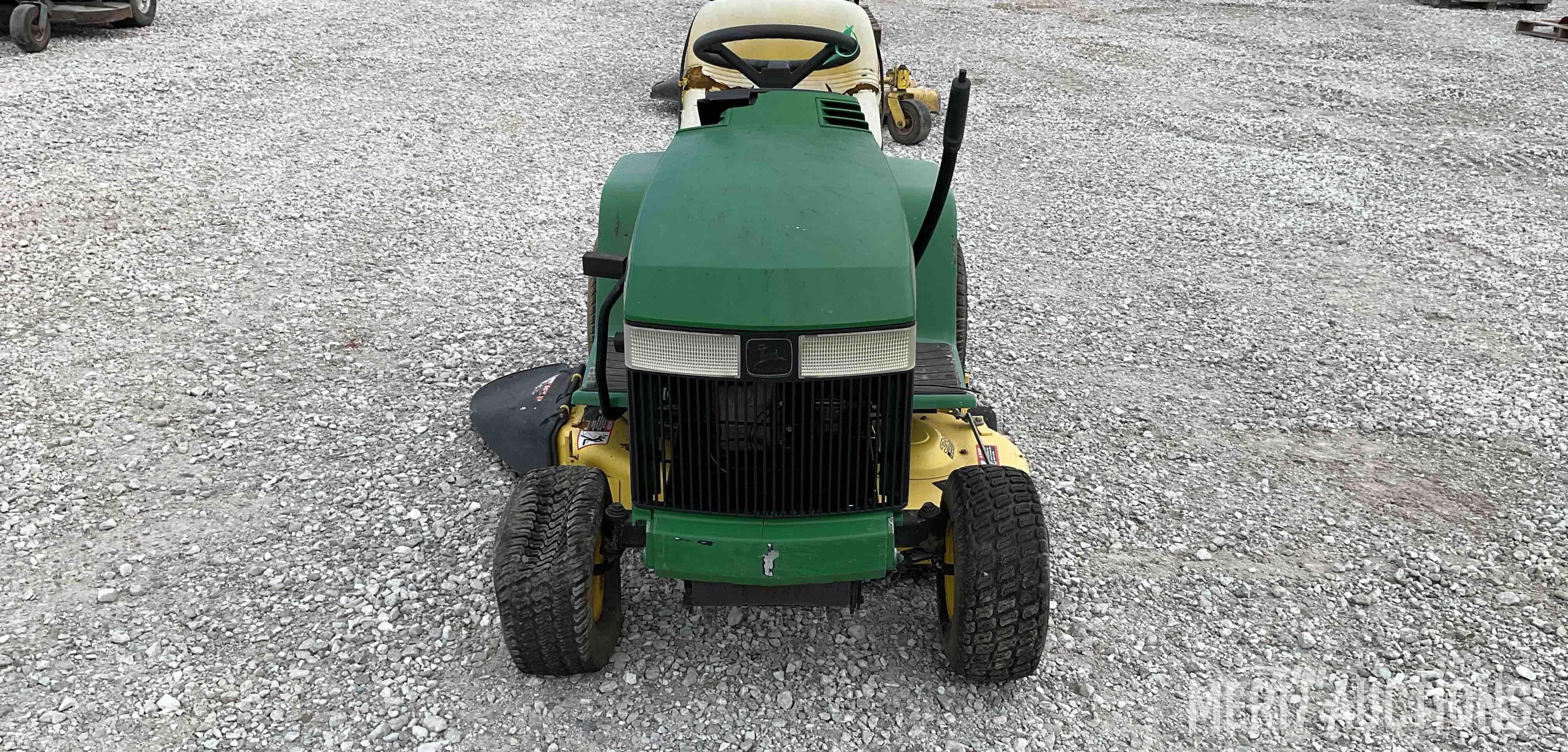 1994 John Deere LX176 Lawnmower