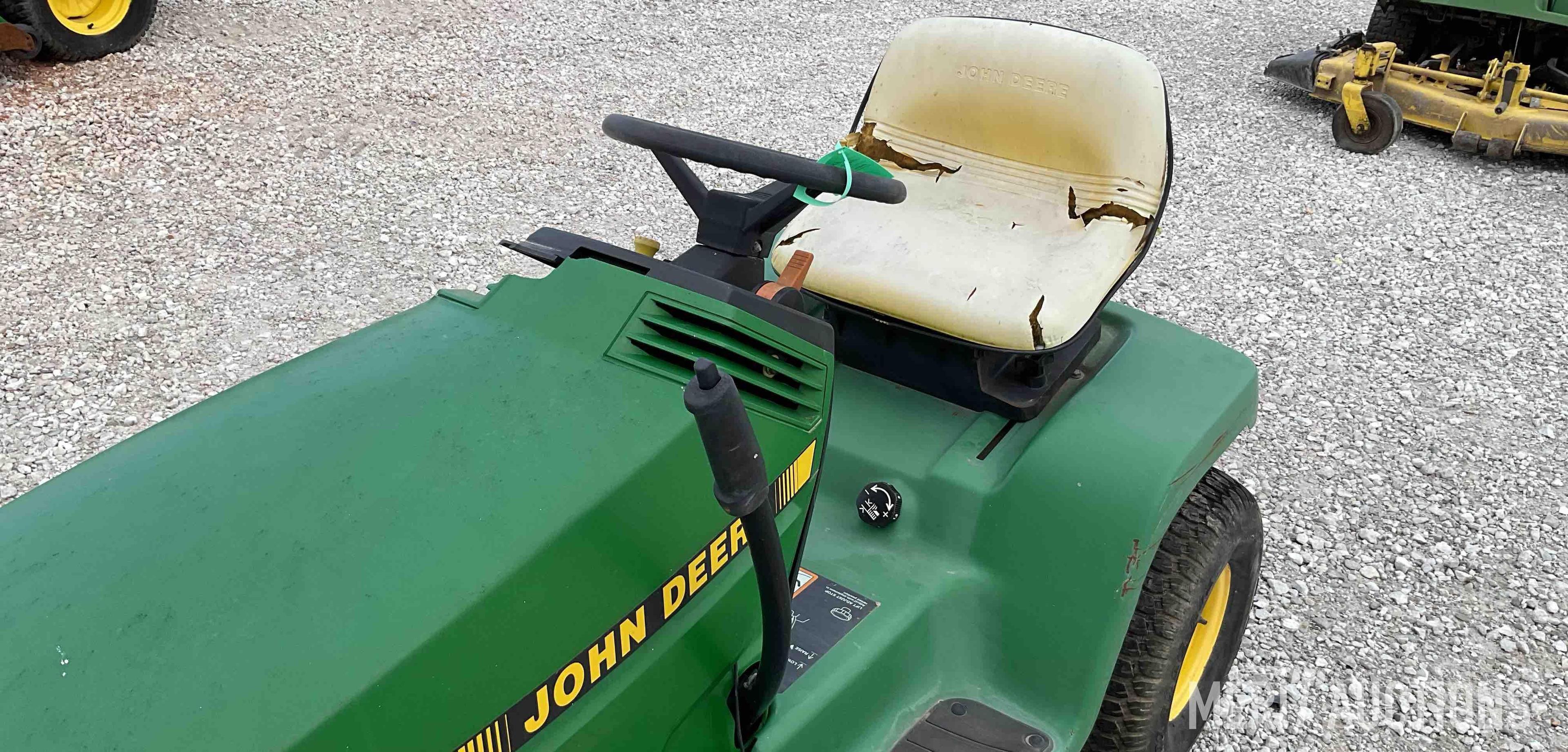 1994 John Deere LX176 Lawnmower