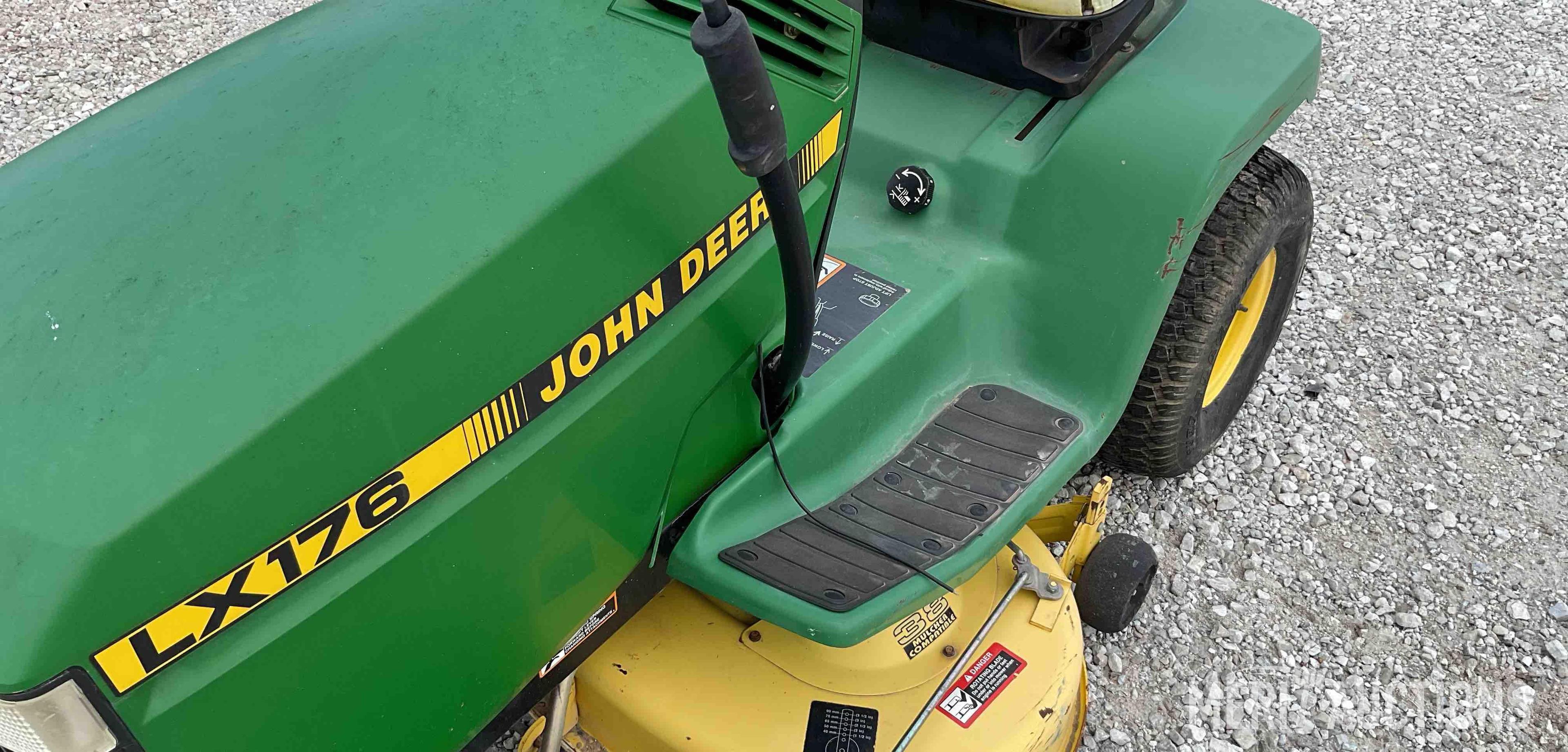 1994 John Deere LX176 Lawnmower