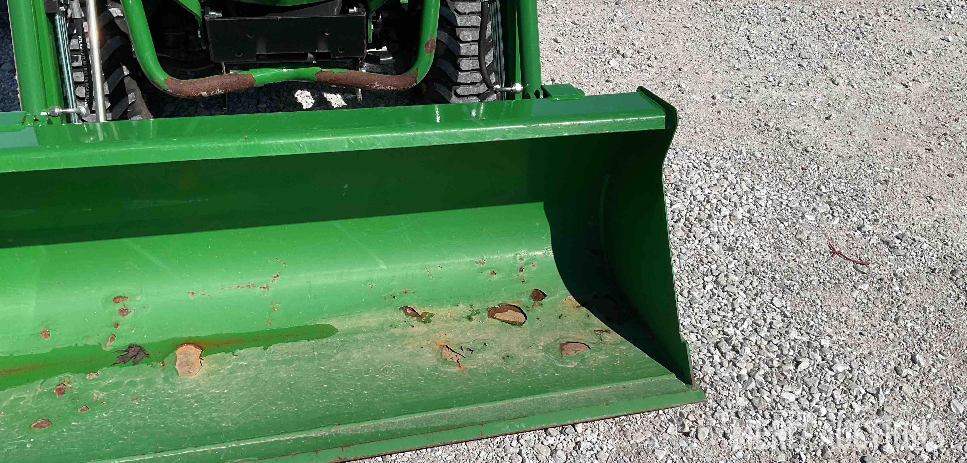2015 John Deere 1025R MFWD Tractor