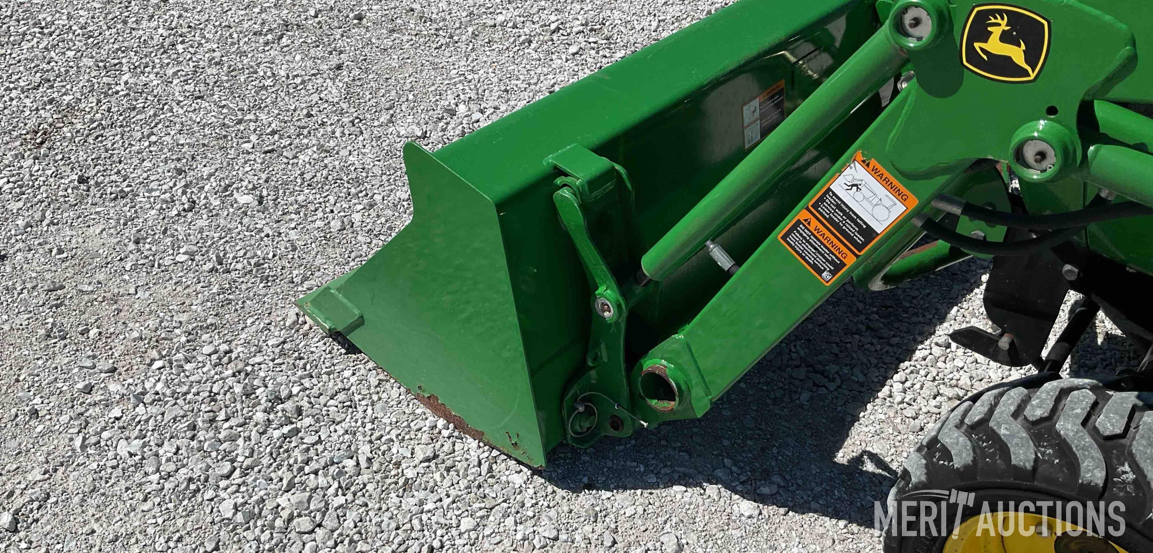 2015 John Deere 1025R MFWD Tractor