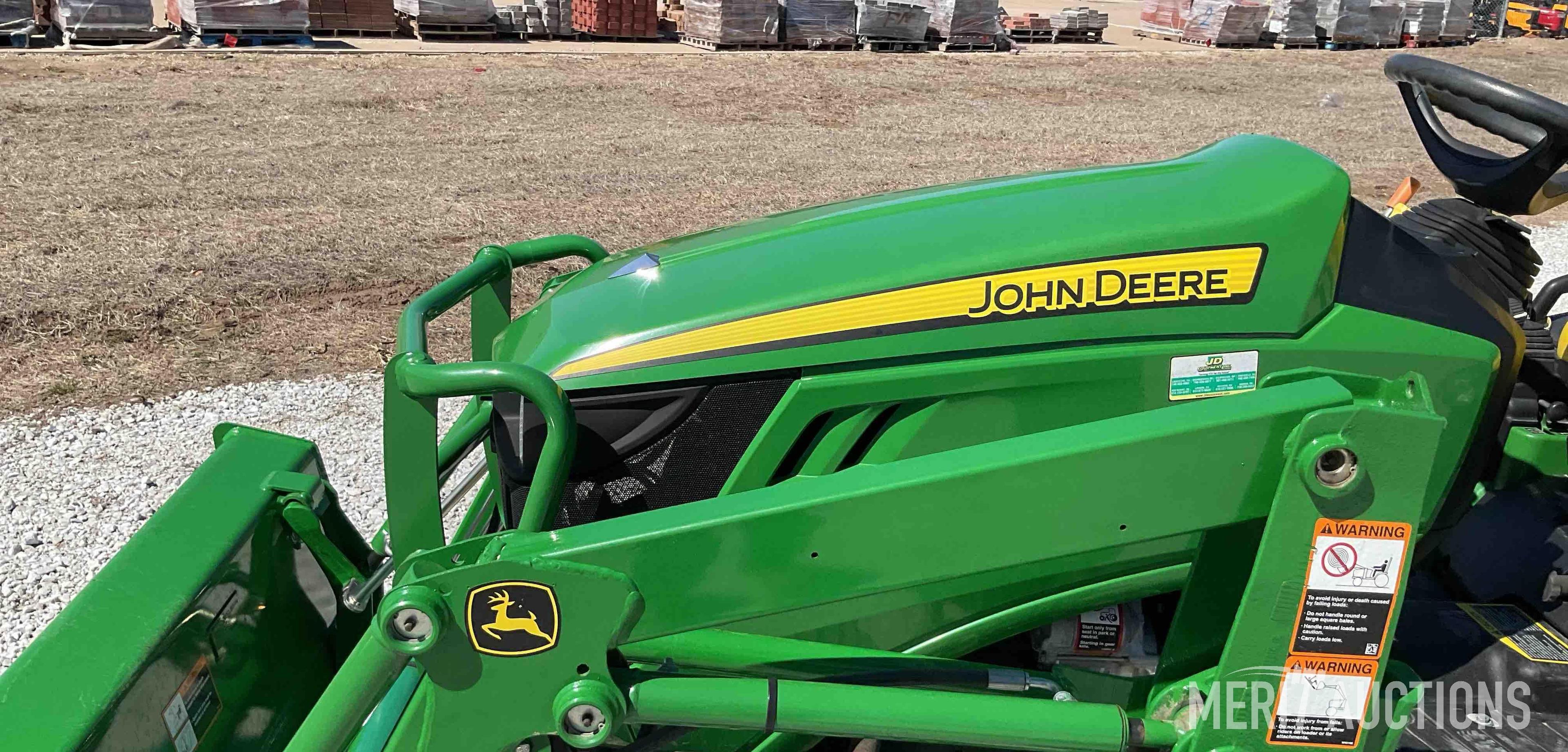 2015 John Deere 1025R MFWD Tractor