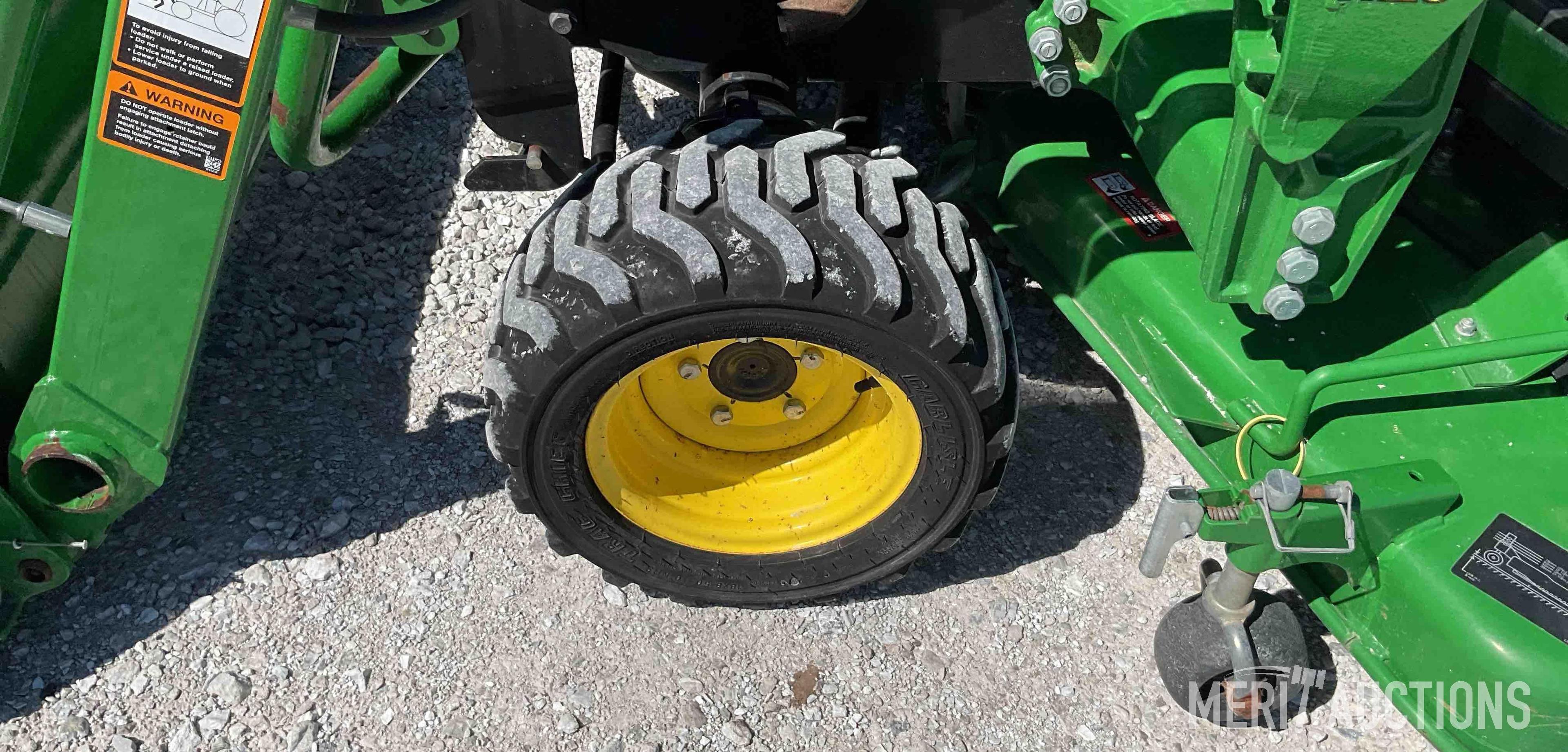 2015 John Deere 1025R MFWD Tractor