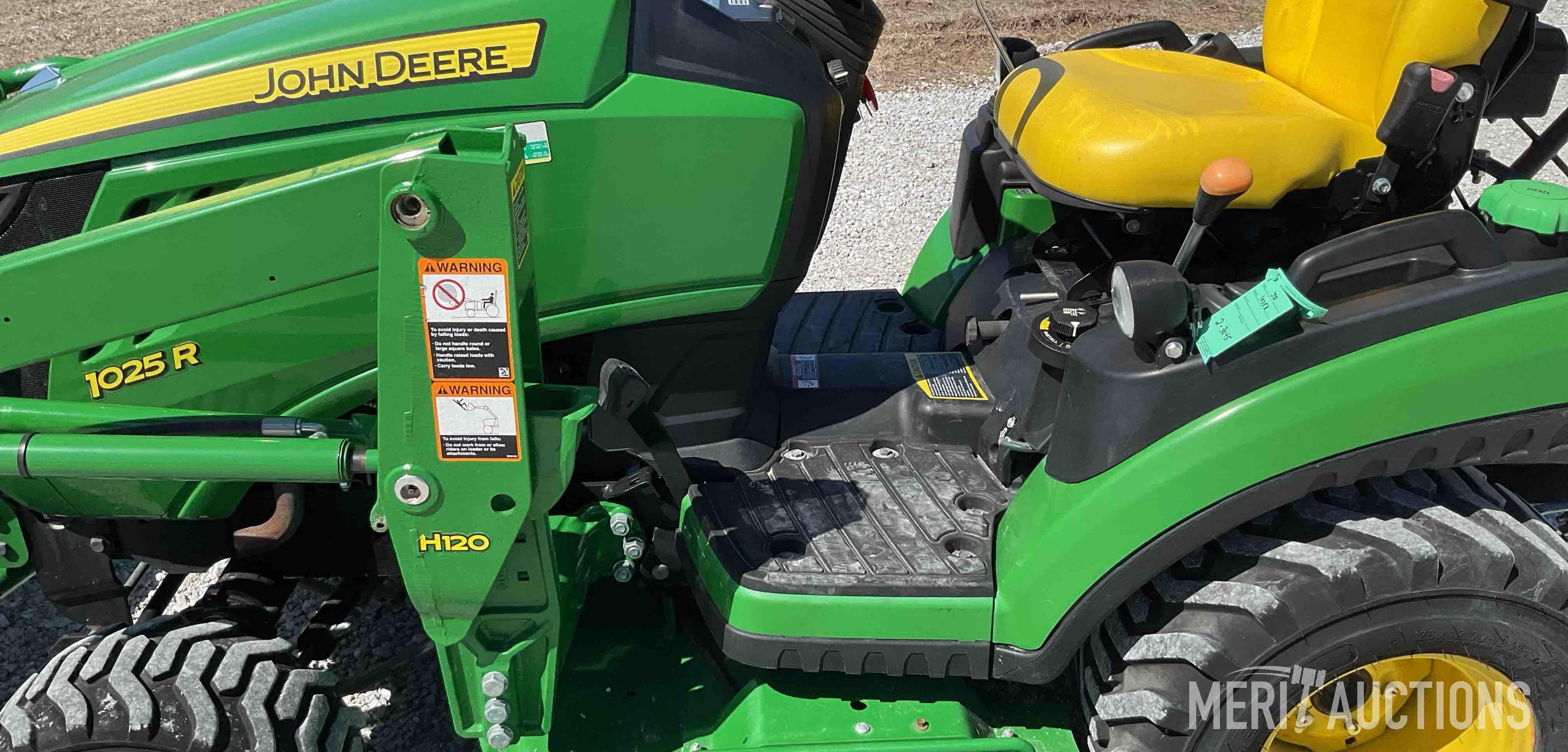 2015 John Deere 1025R MFWD Tractor