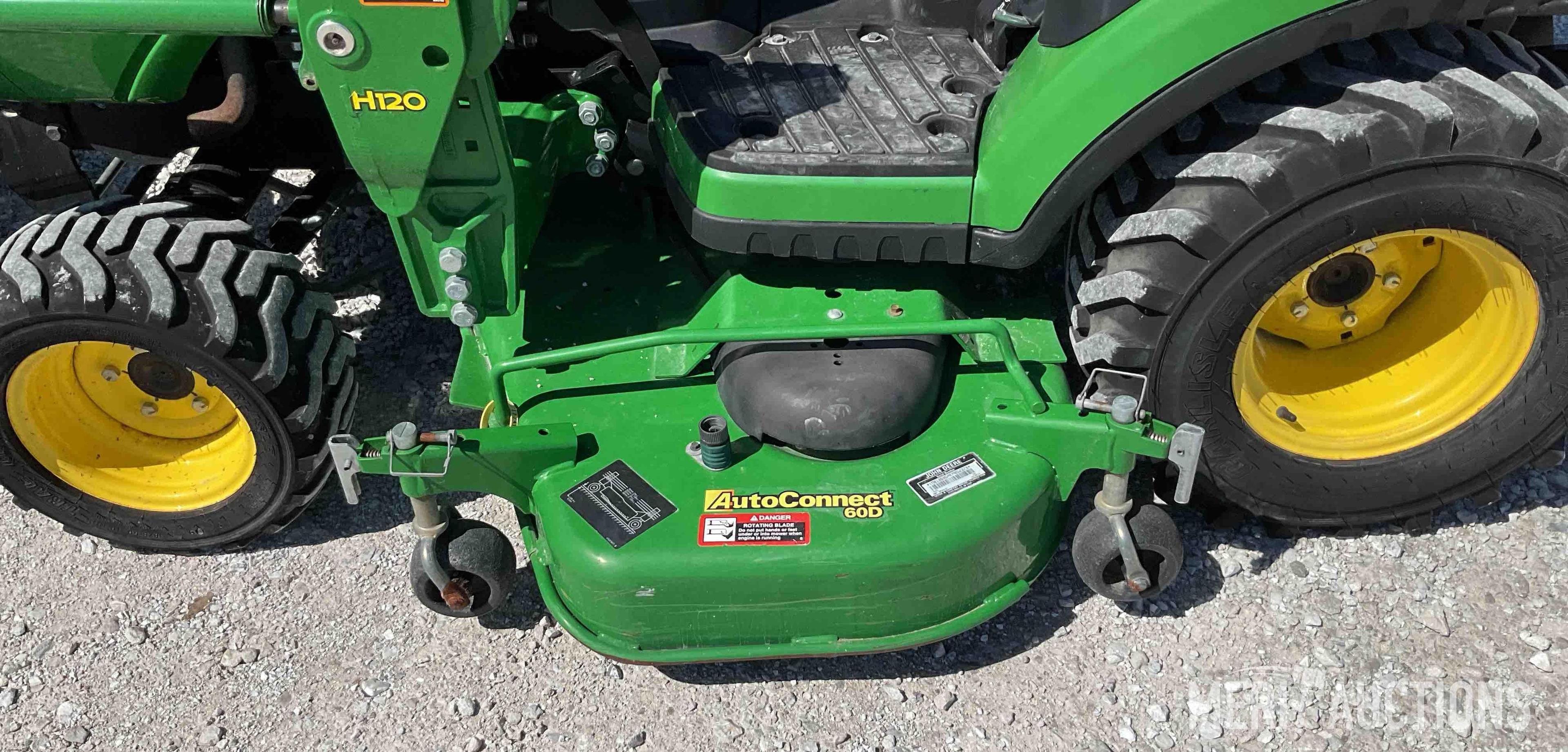 2015 John Deere 1025R MFWD Tractor