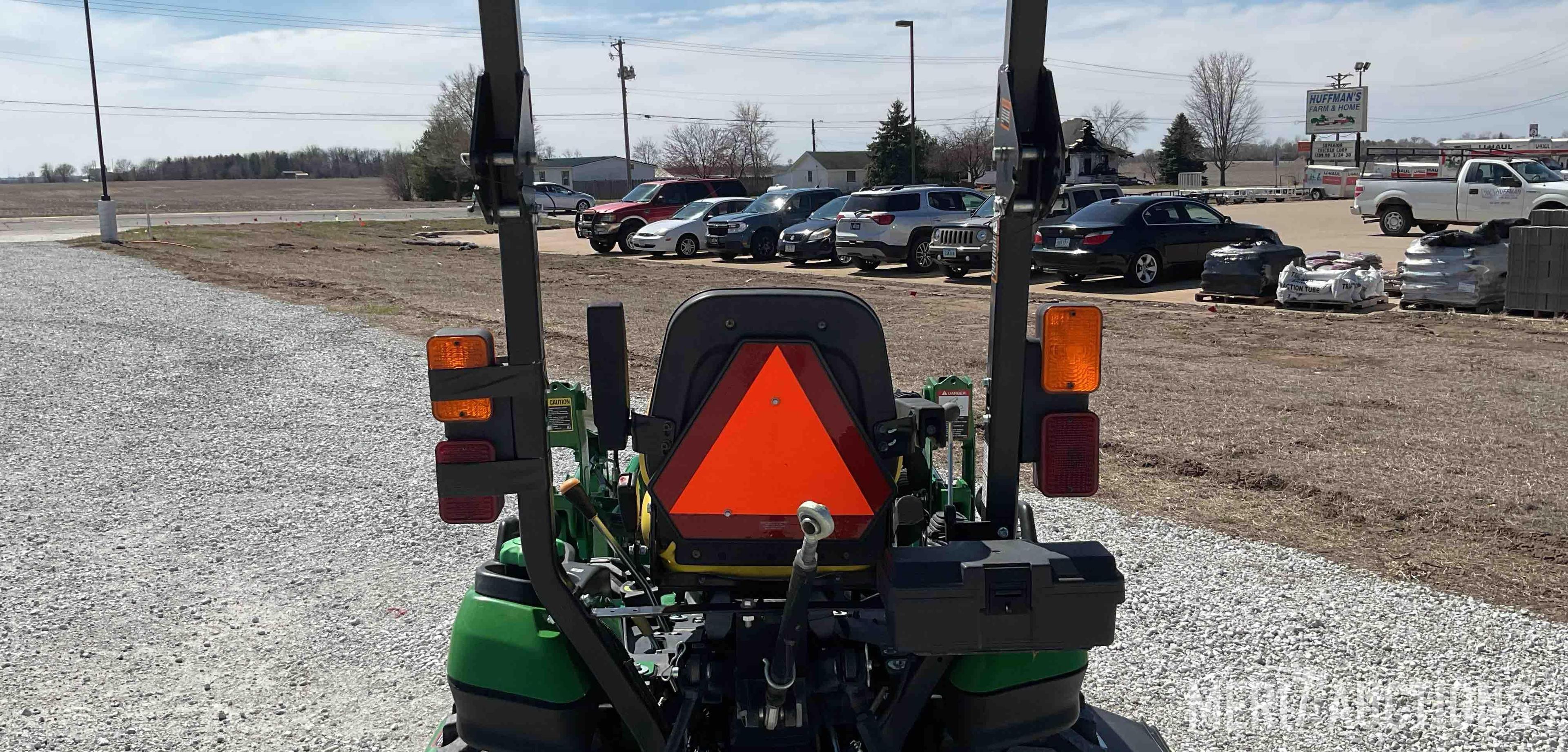2015 John Deere 1025R MFWD Tractor