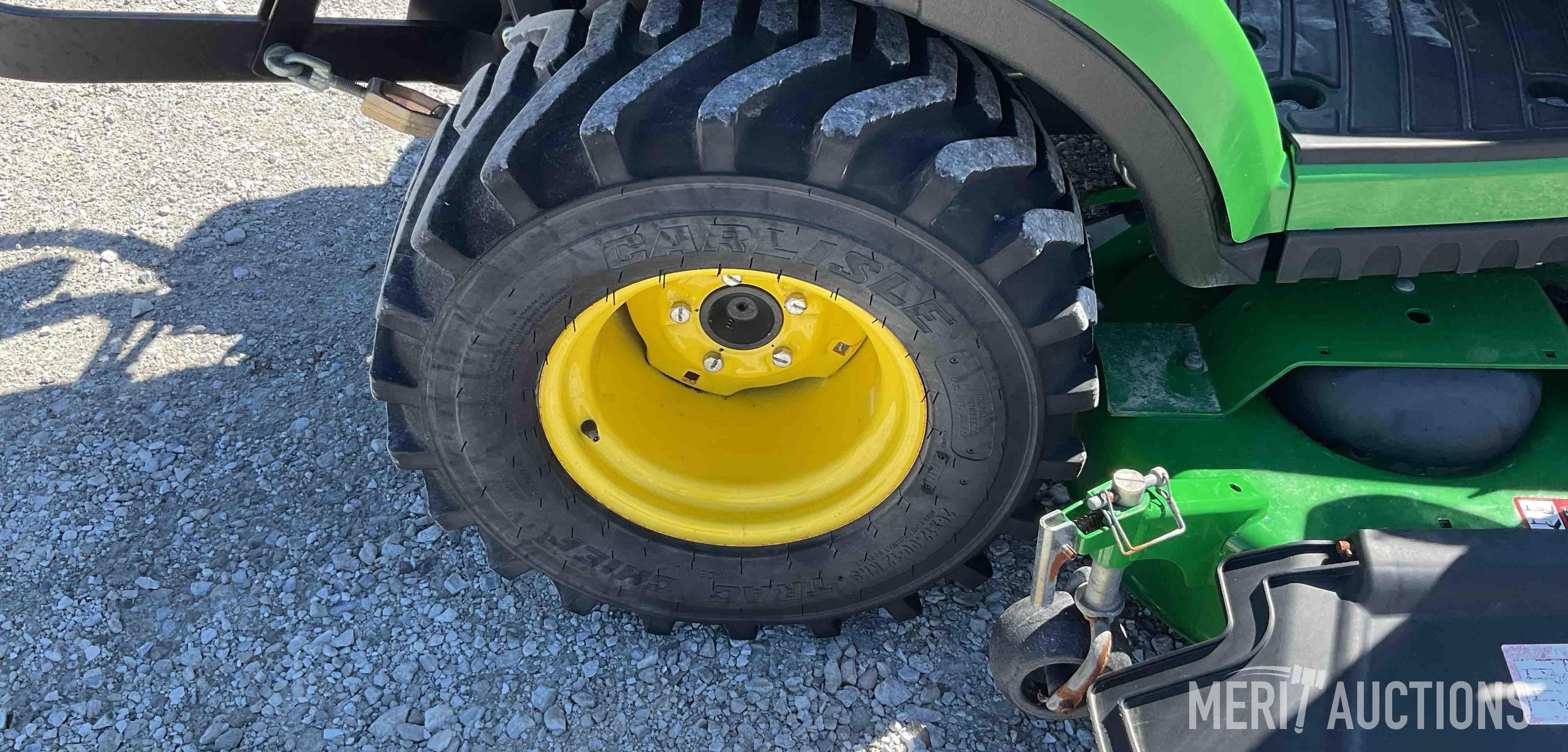 2015 John Deere 1025R MFWD Tractor