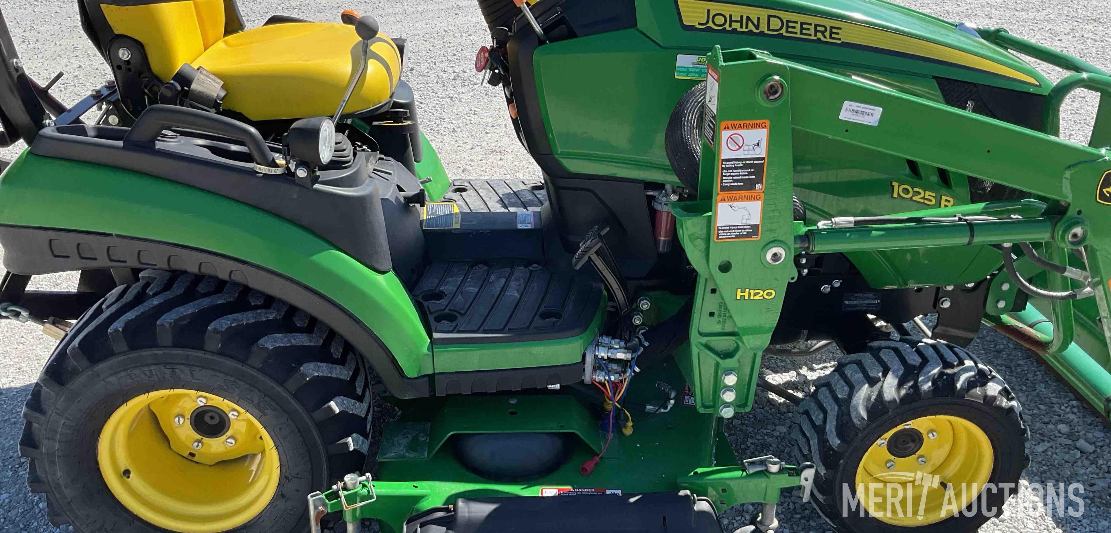 2015 John Deere 1025R MFWD Tractor