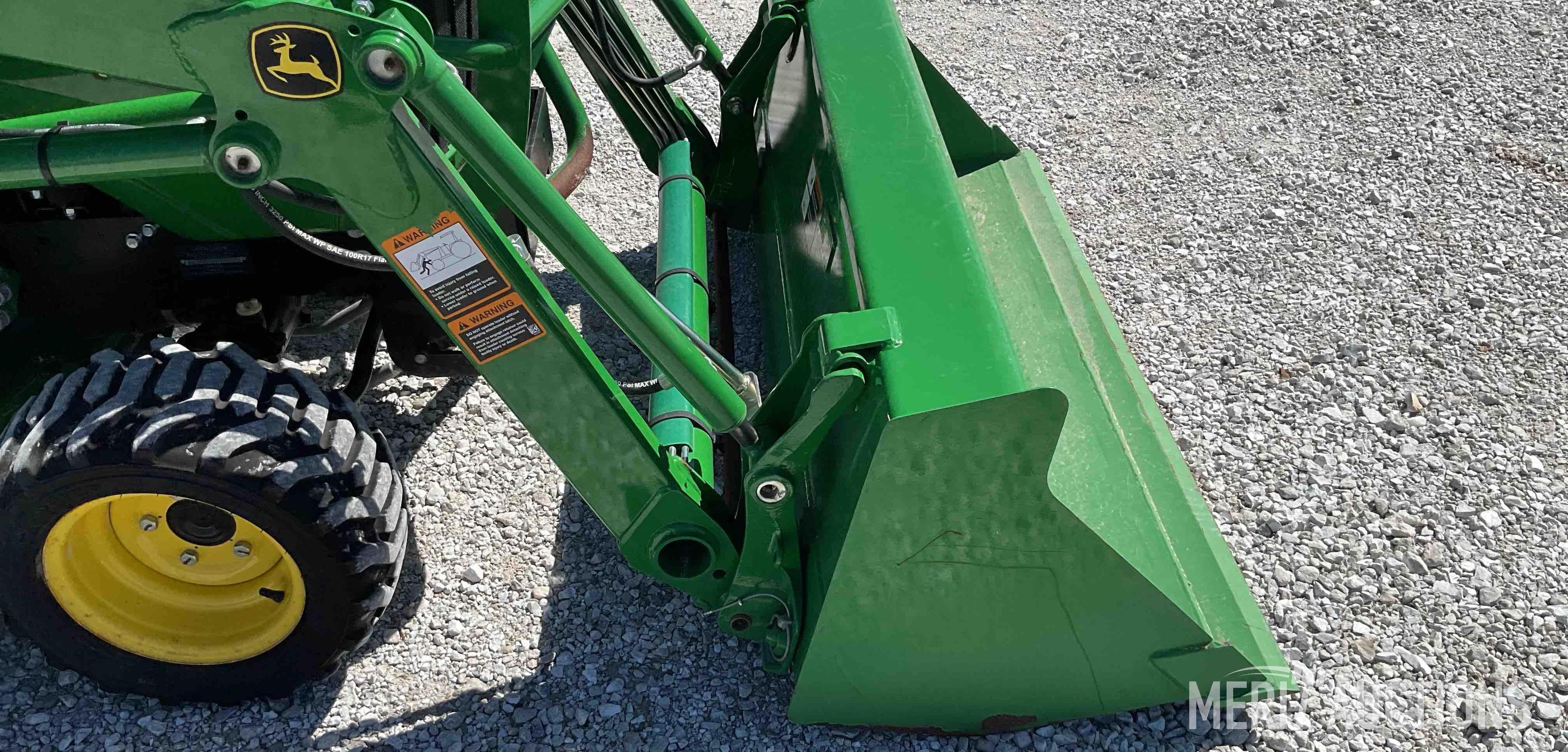 2015 John Deere 1025R MFWD Tractor