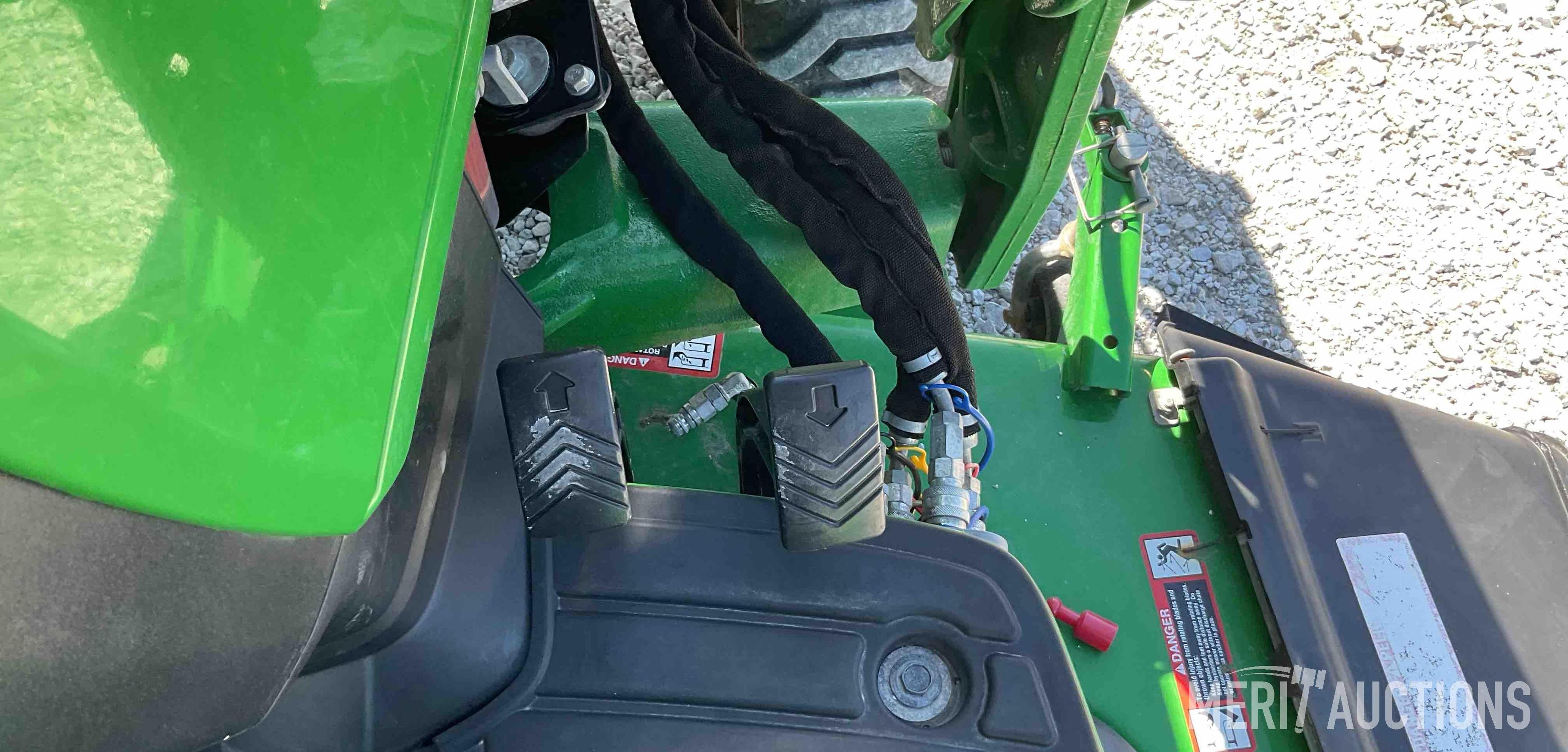 2015 John Deere 1025R MFWD Tractor