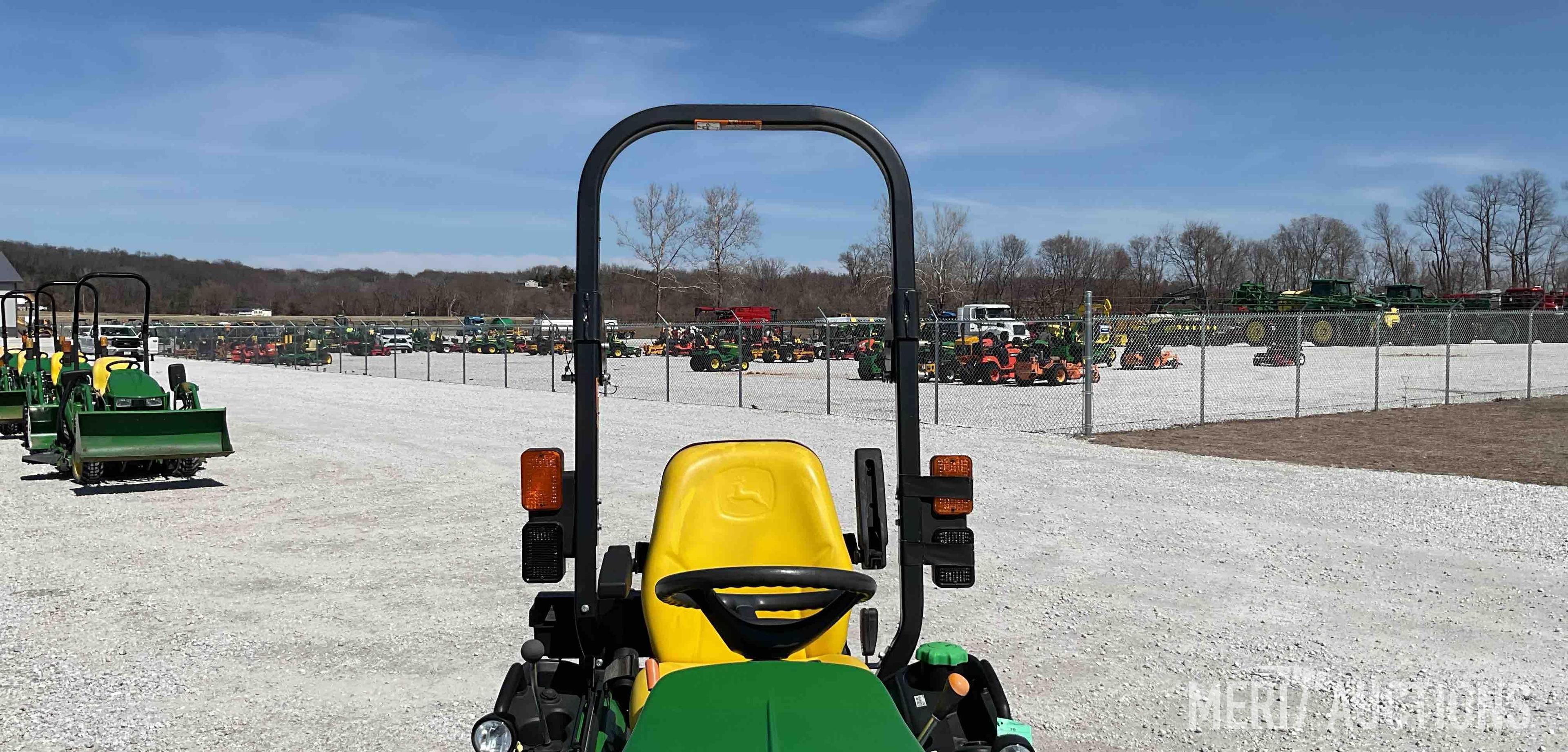 2015 John Deere 1025R MFWD Tractor