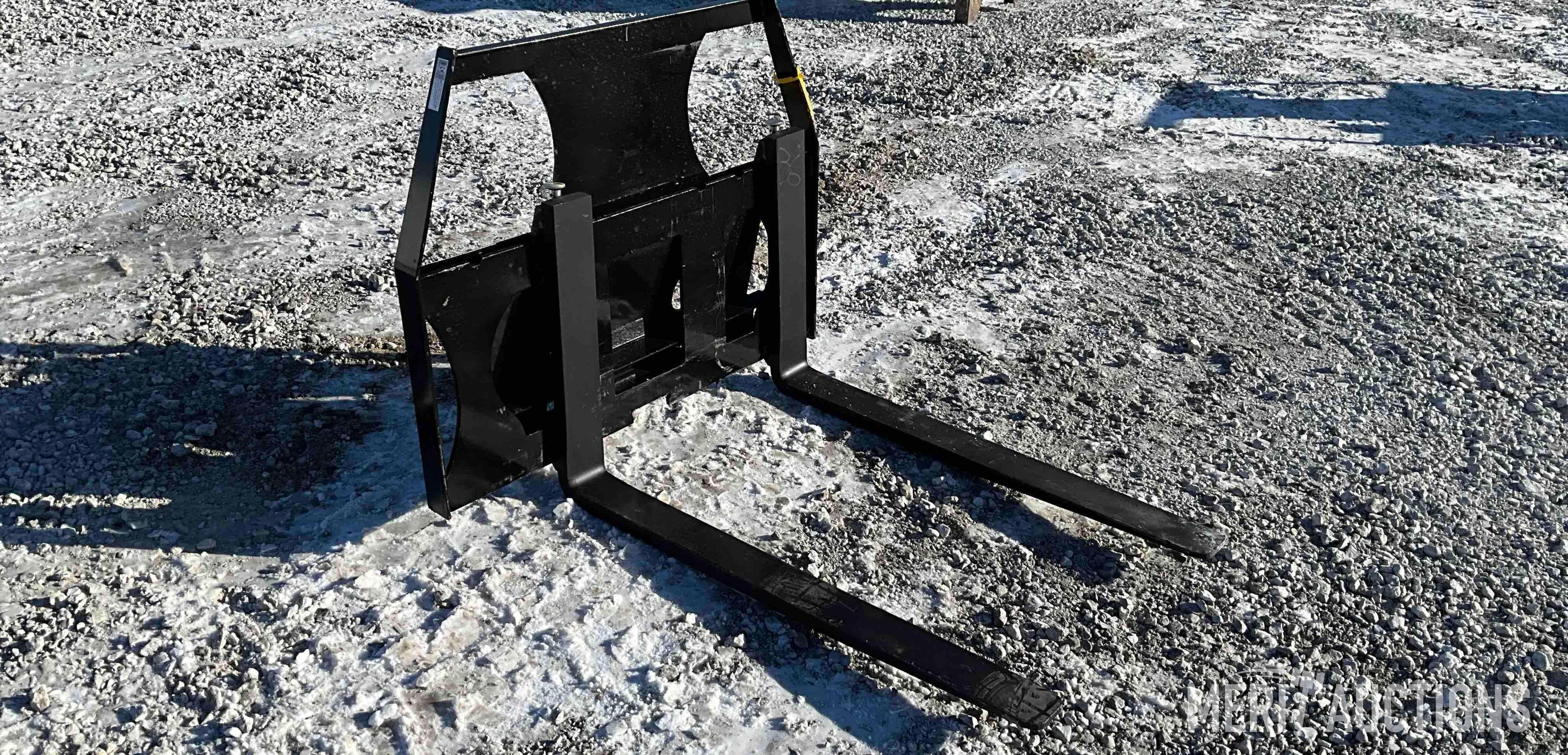 36in. Mini Universal Attach Pallet Forks