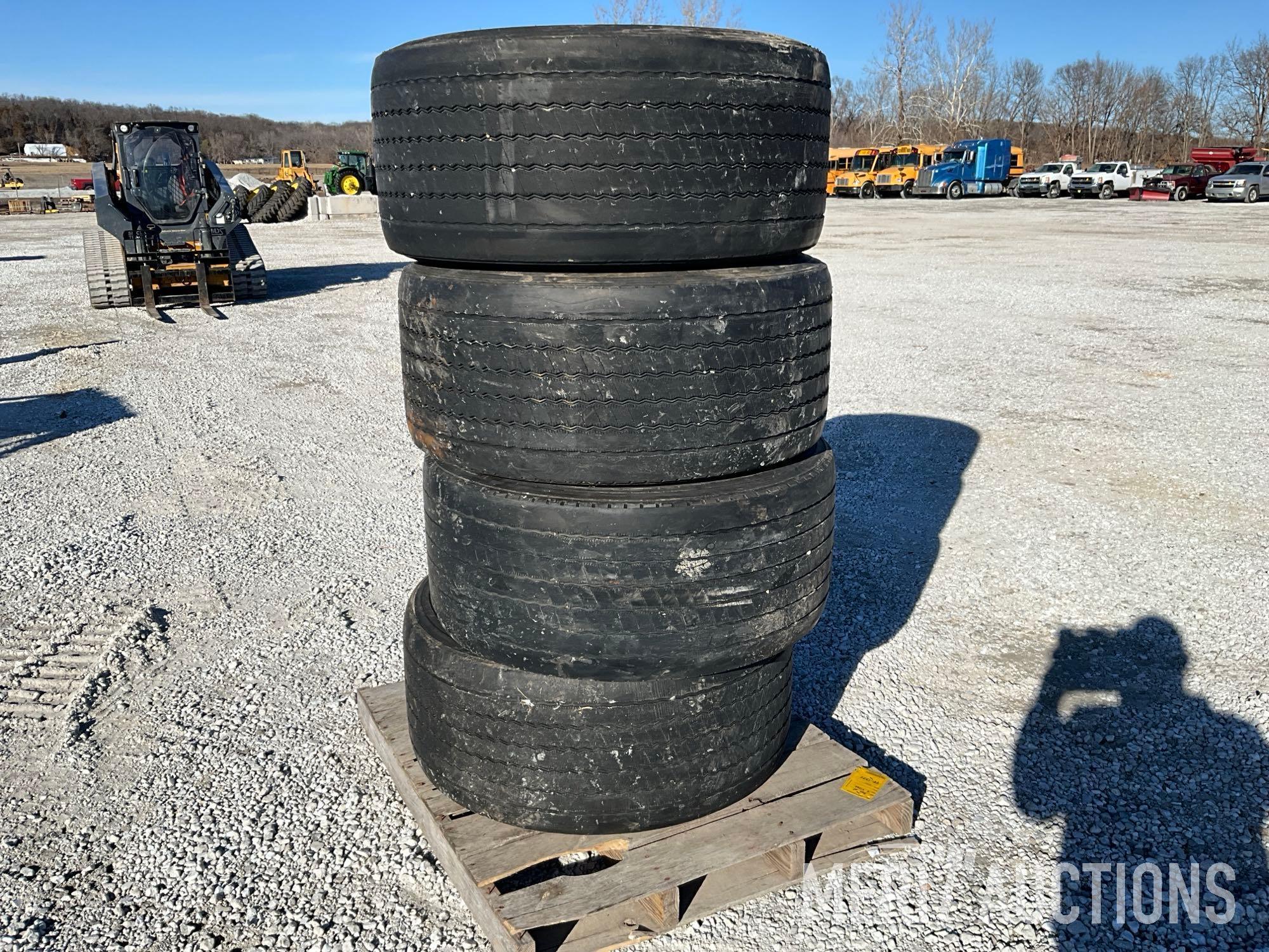 Set of 4 Michelin 445/50R22.5 Tires