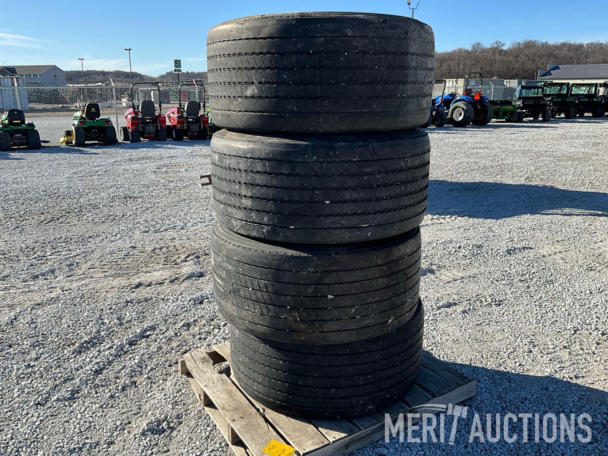 Set of 4 Michelin 445/50R22.5 Tires