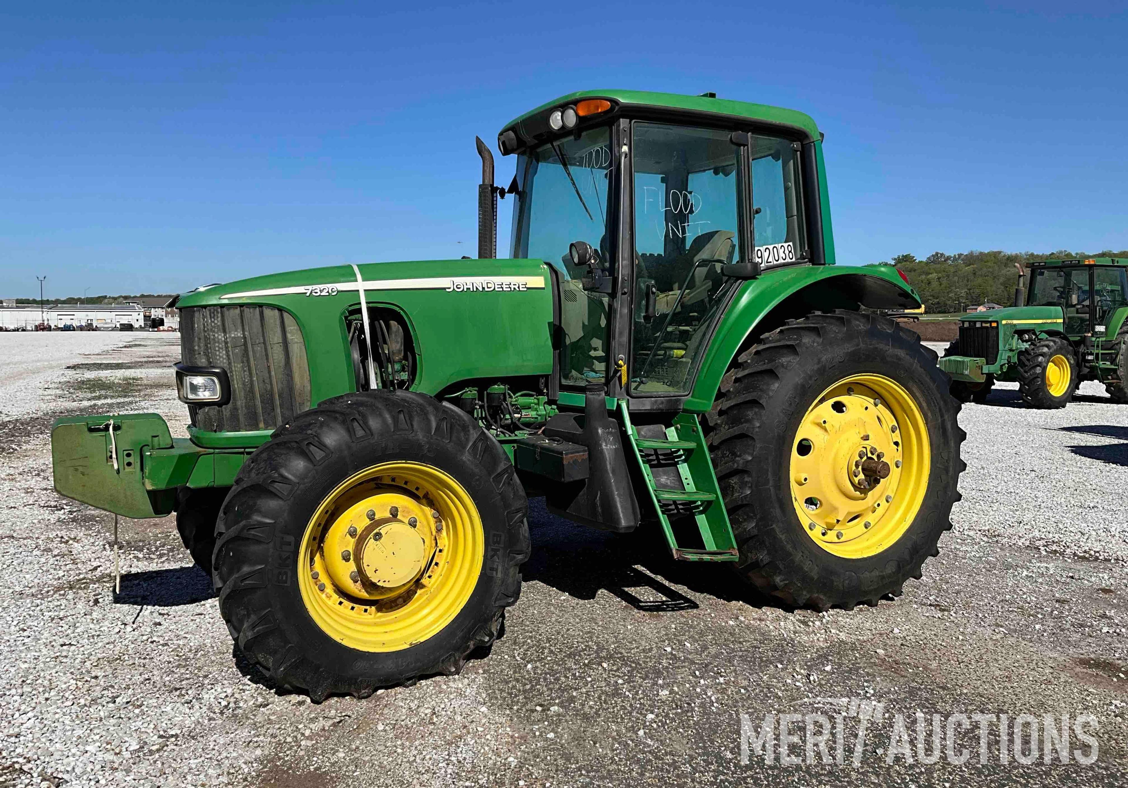 John Deere 7320 MFWD Tractor
