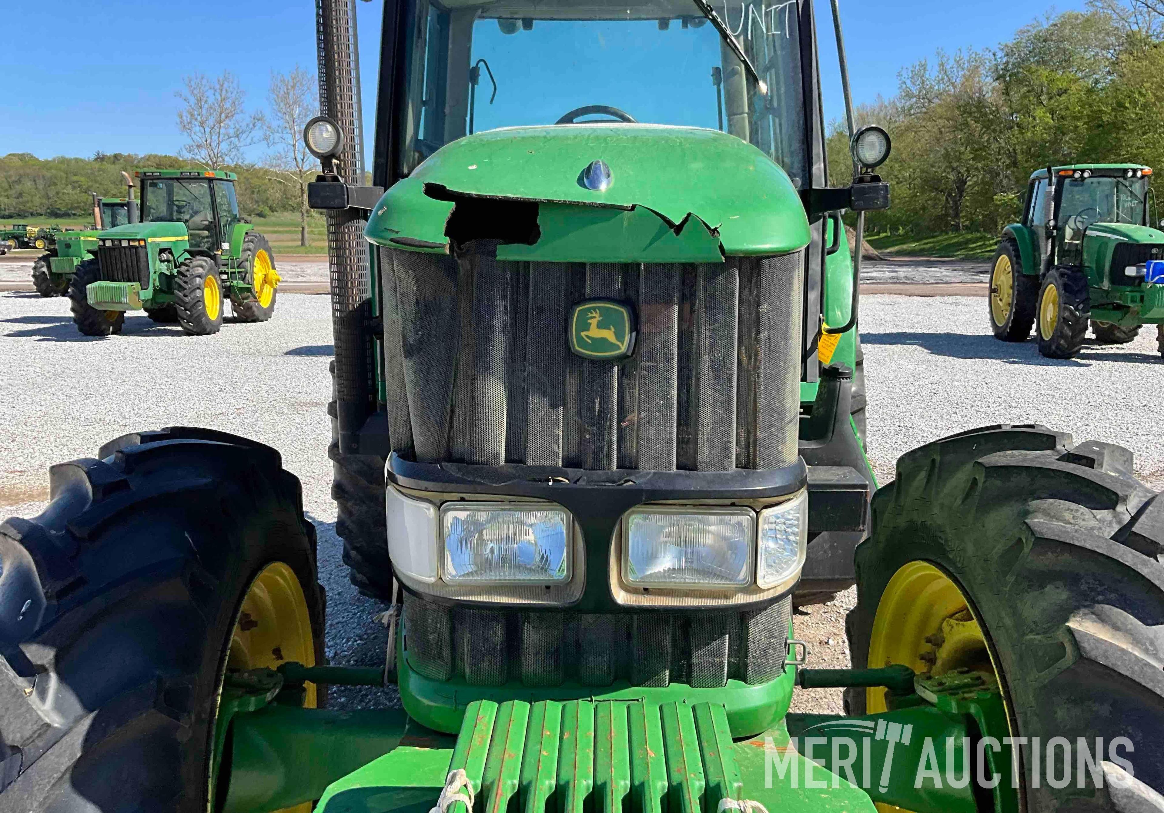 John Deere 7320 MFWD Tractor