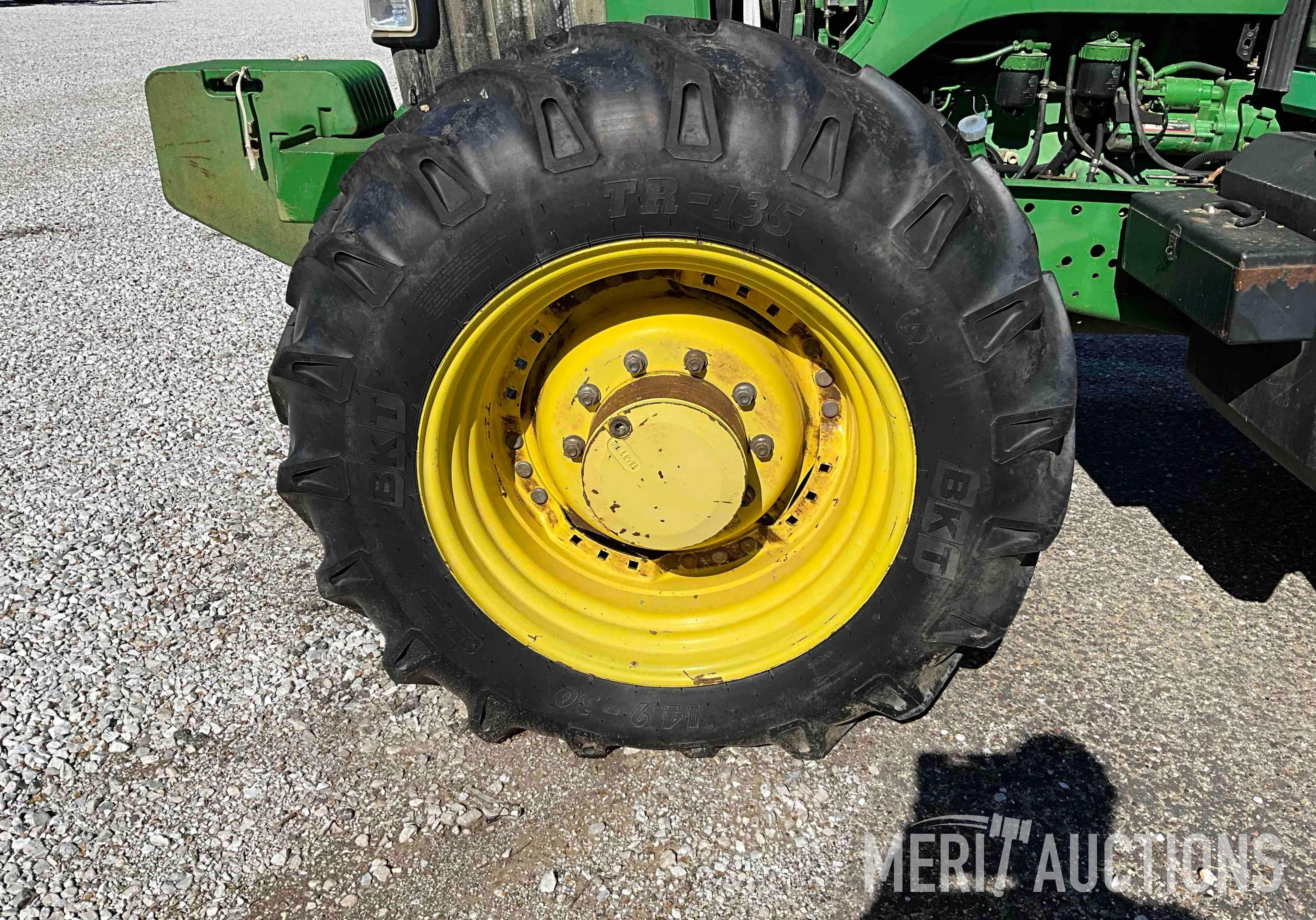 John Deere 7320 MFWD Tractor