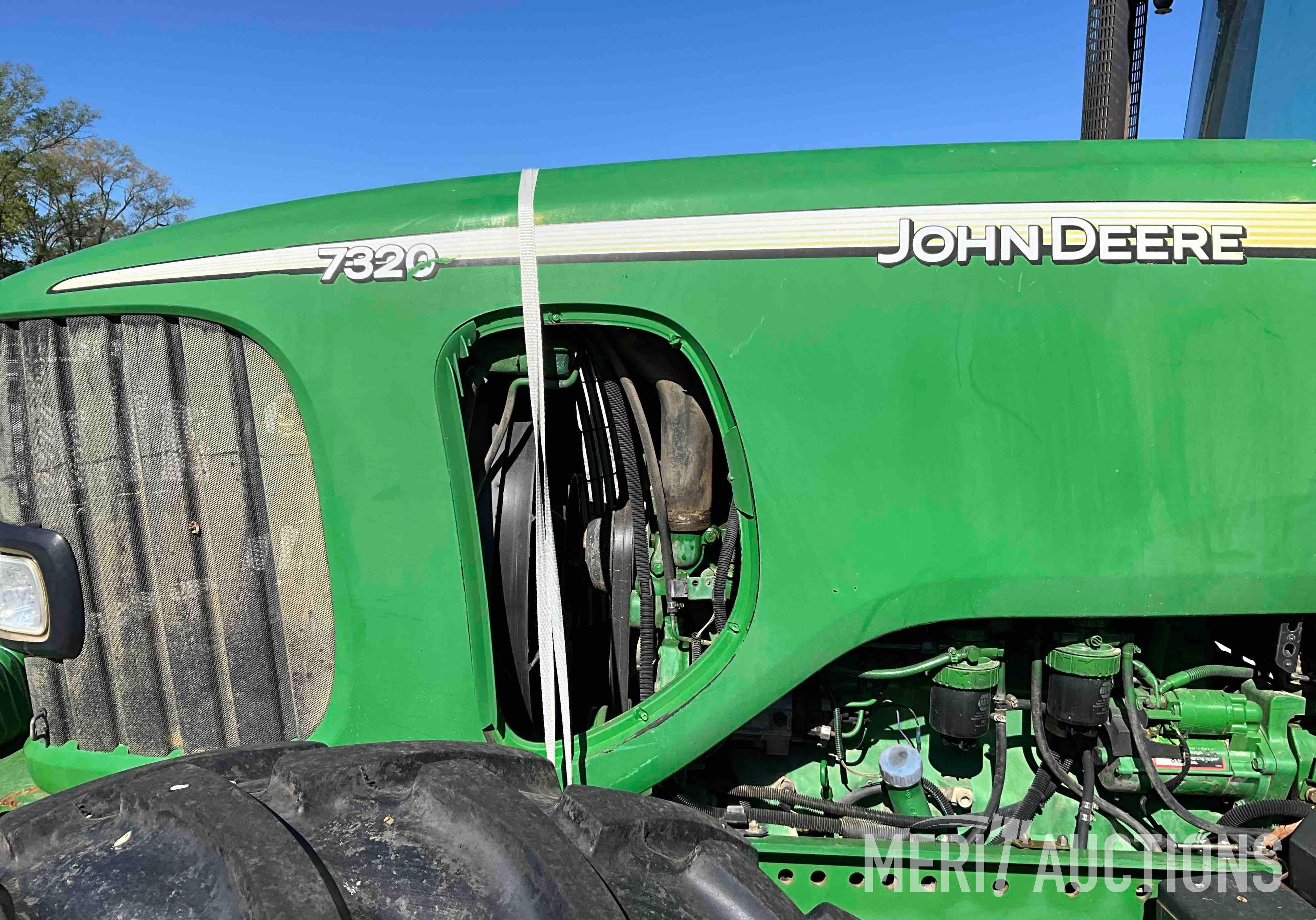 John Deere 7320 MFWD Tractor