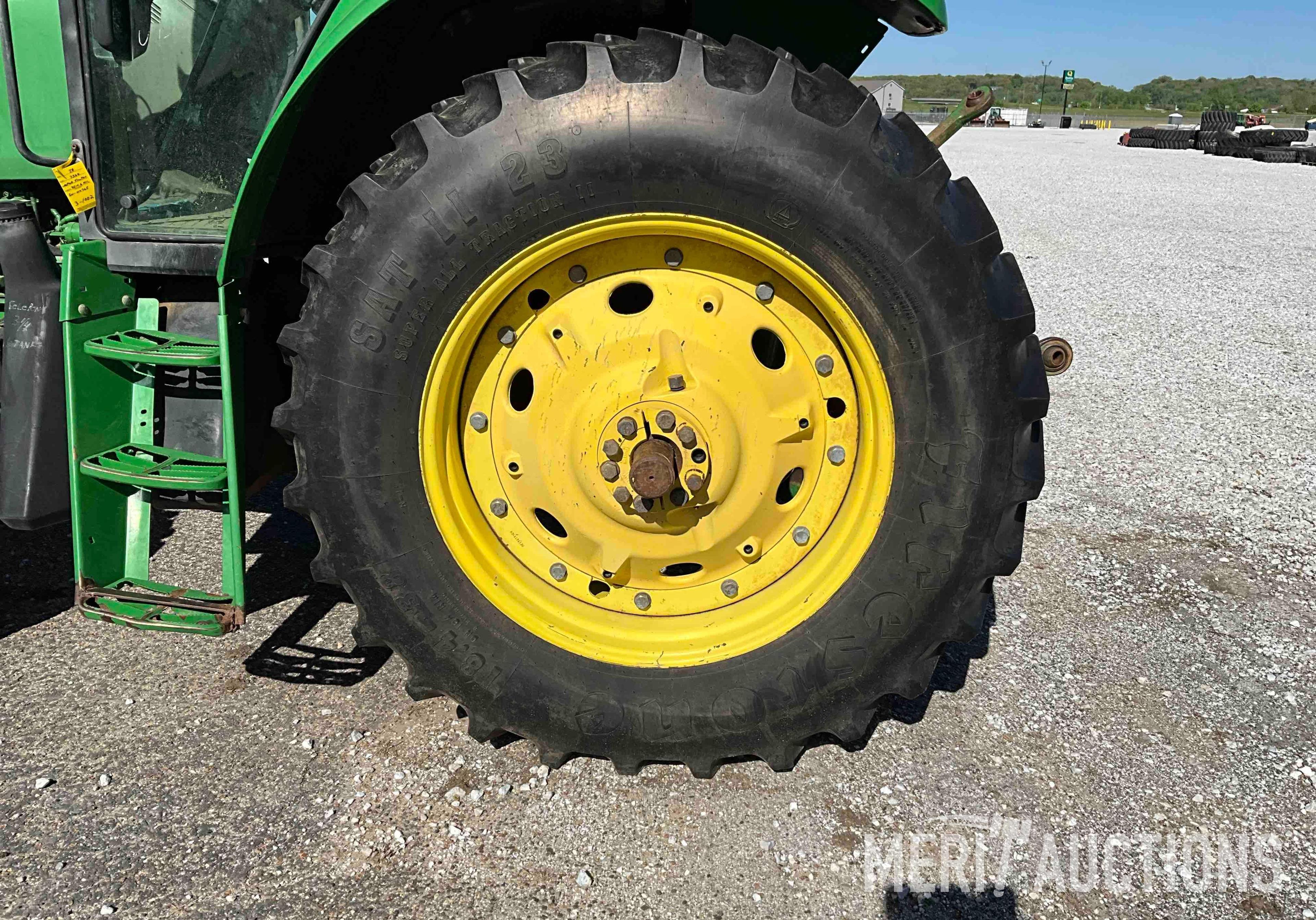 John Deere 7320 MFWD Tractor