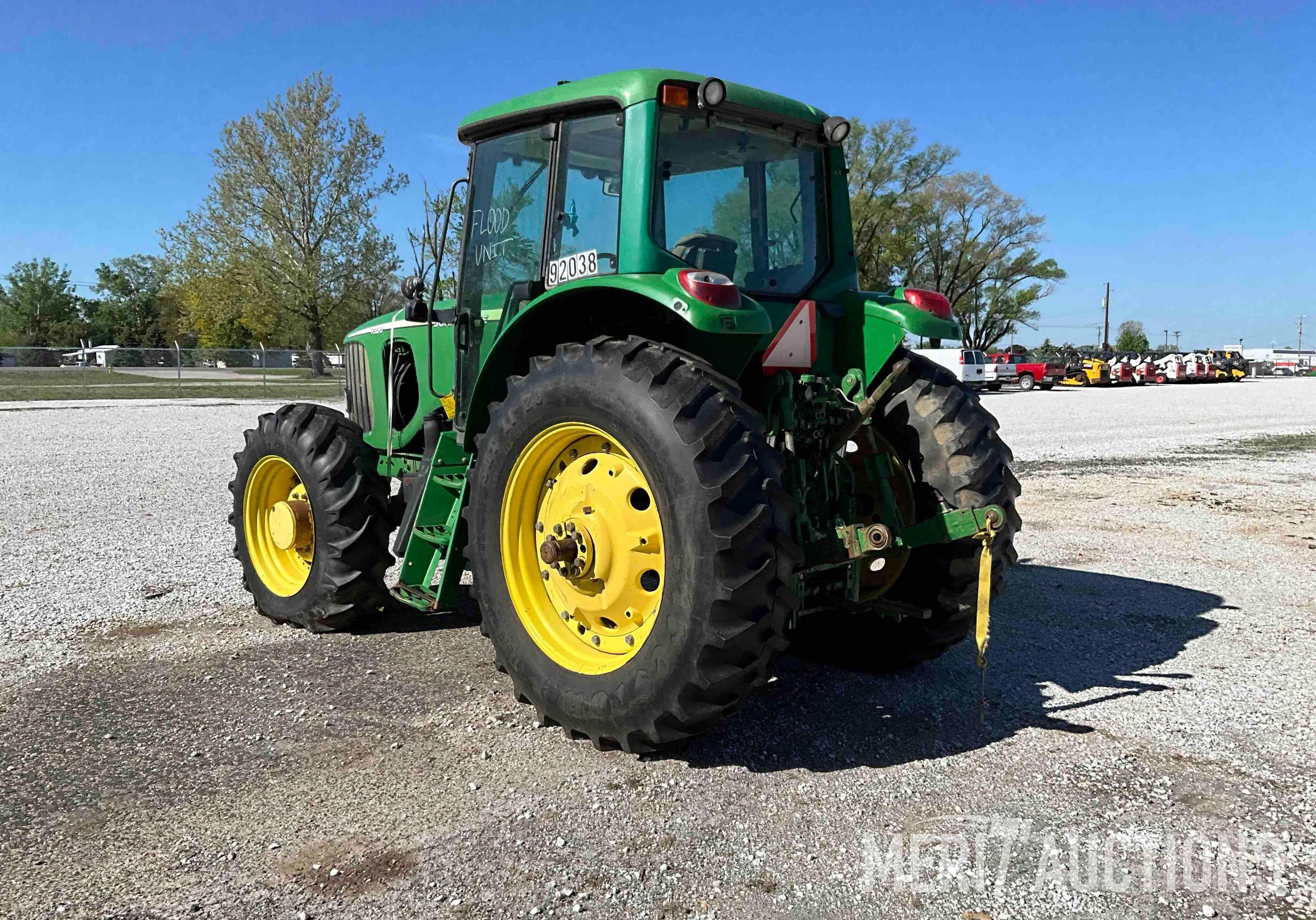 John Deere 7320 MFWD Tractor