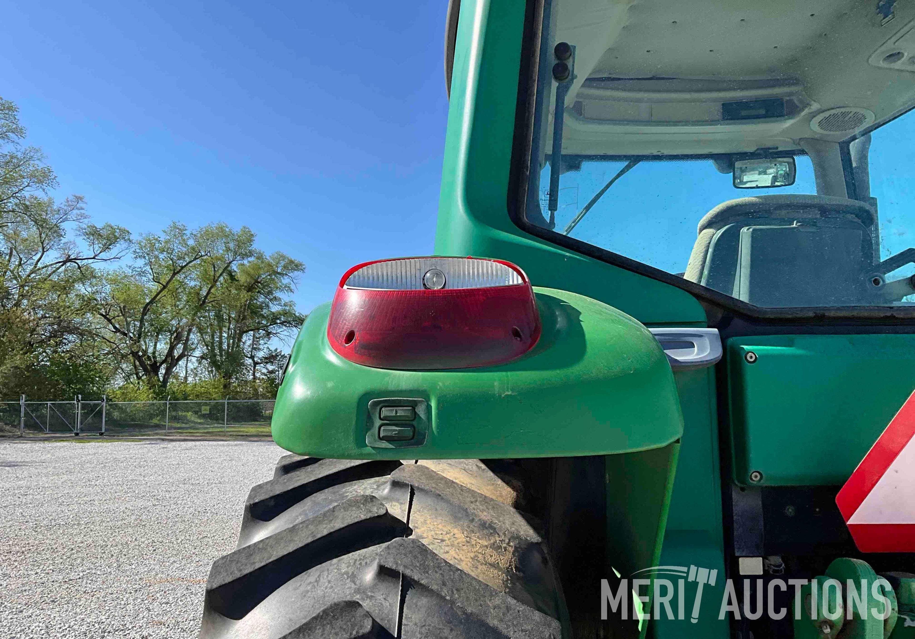 John Deere 7320 MFWD Tractor