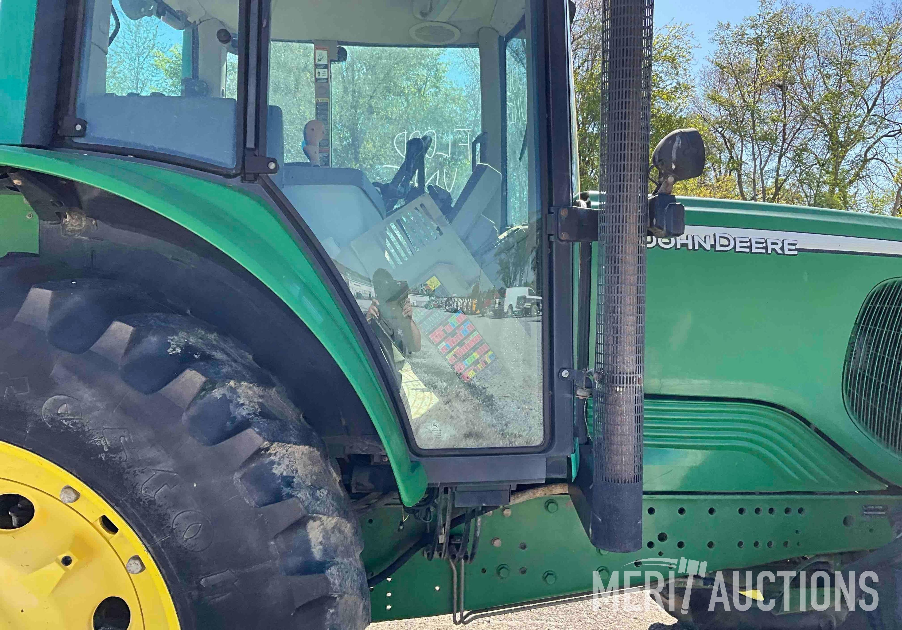 John Deere 7320 MFWD Tractor